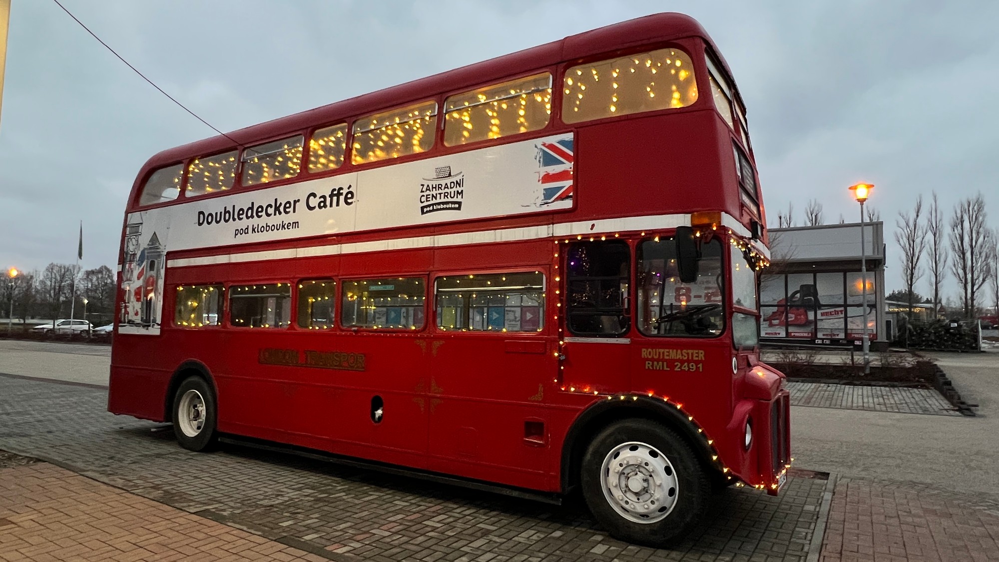 Londýnský bus – boční pohled