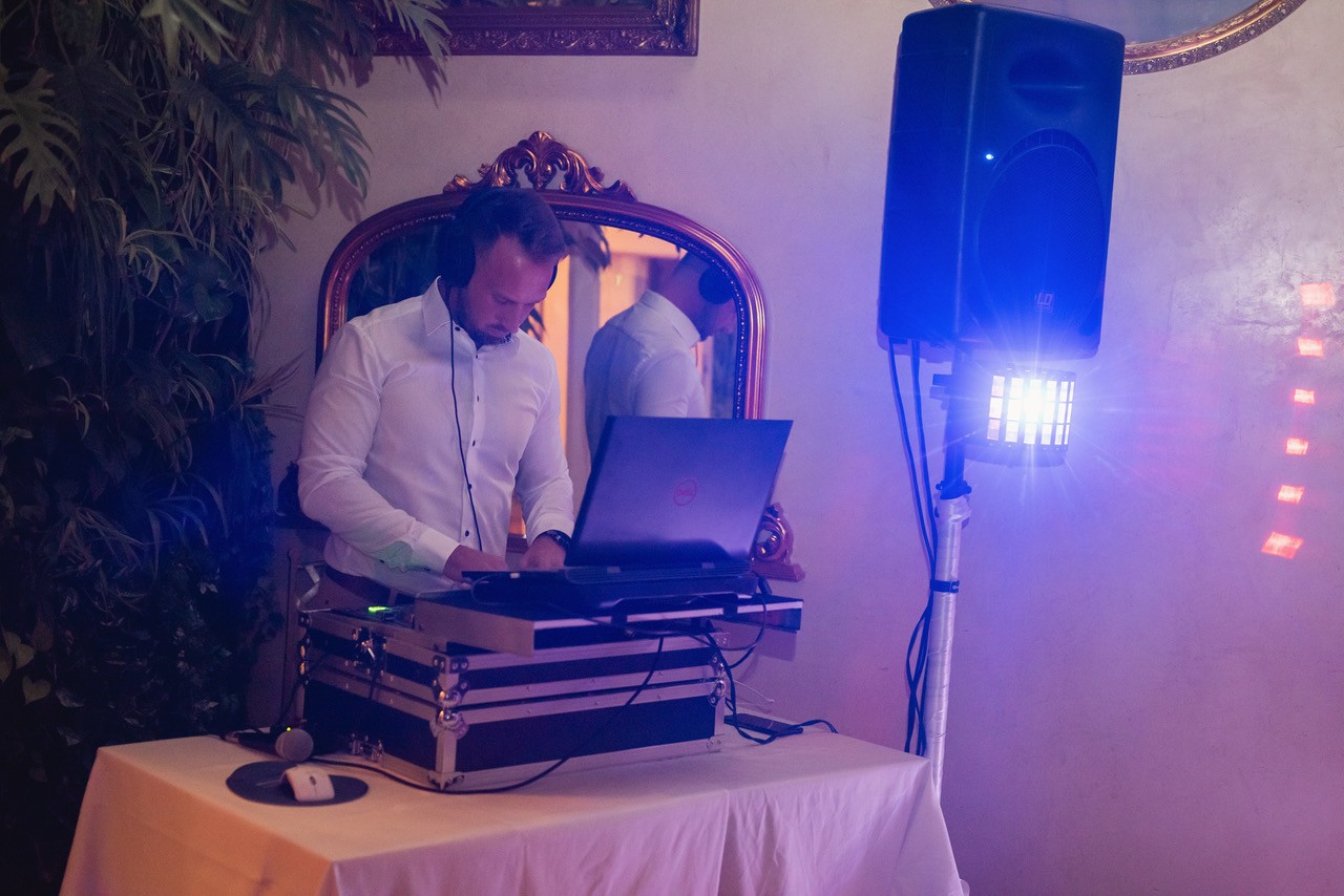 DJ BULVA při svatební akci