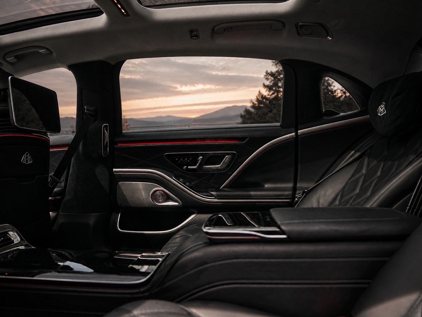 Mercedes-Maybach Z223 — interiér pravý zadní sedadlo