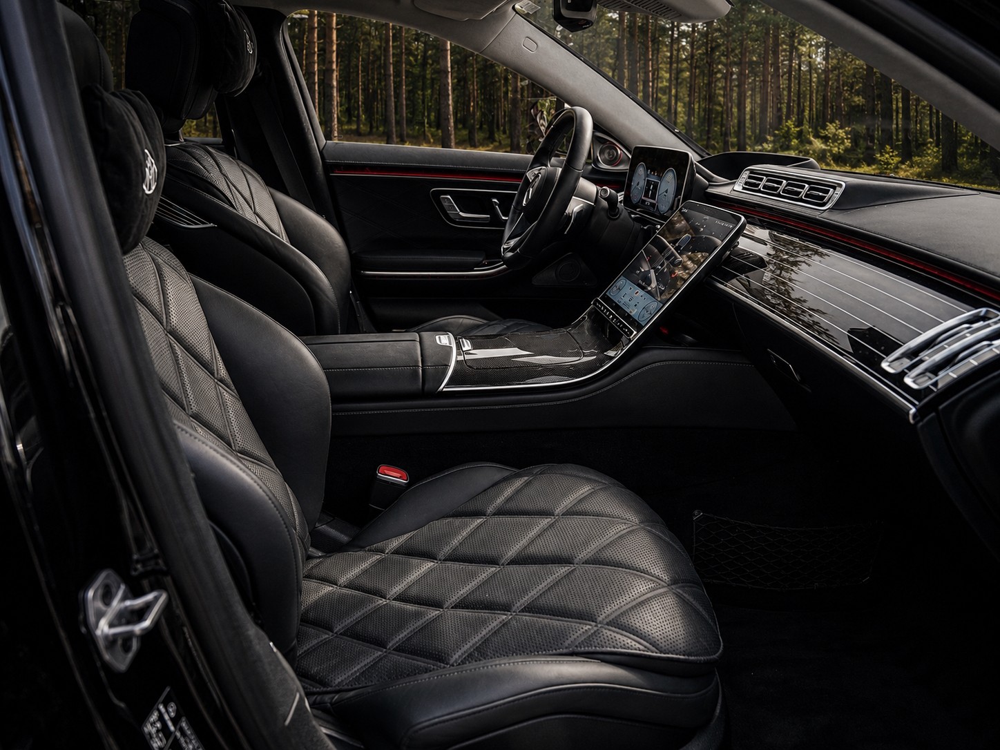 Mercedes-Maybach Z223 — interiér přední levý pohled