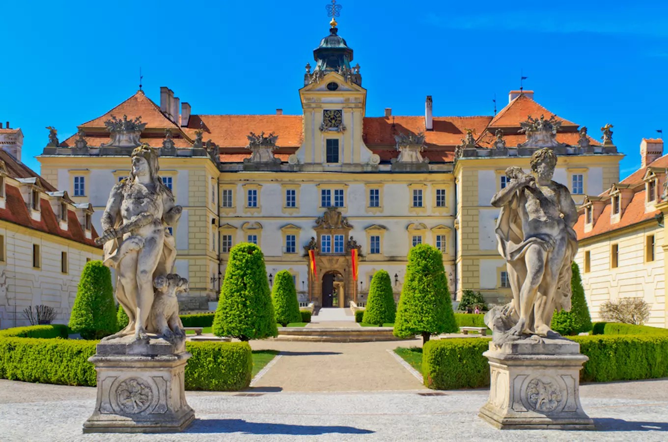 Svatba v zámecké jízdárně