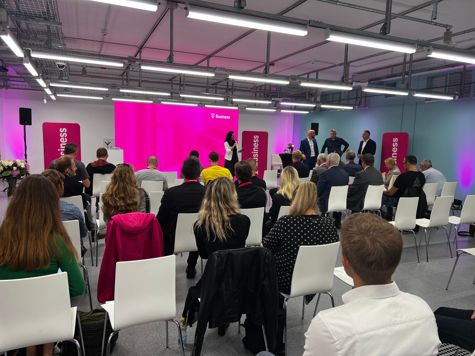 NAPLÁNUJEME, ZORGANIZUJEME