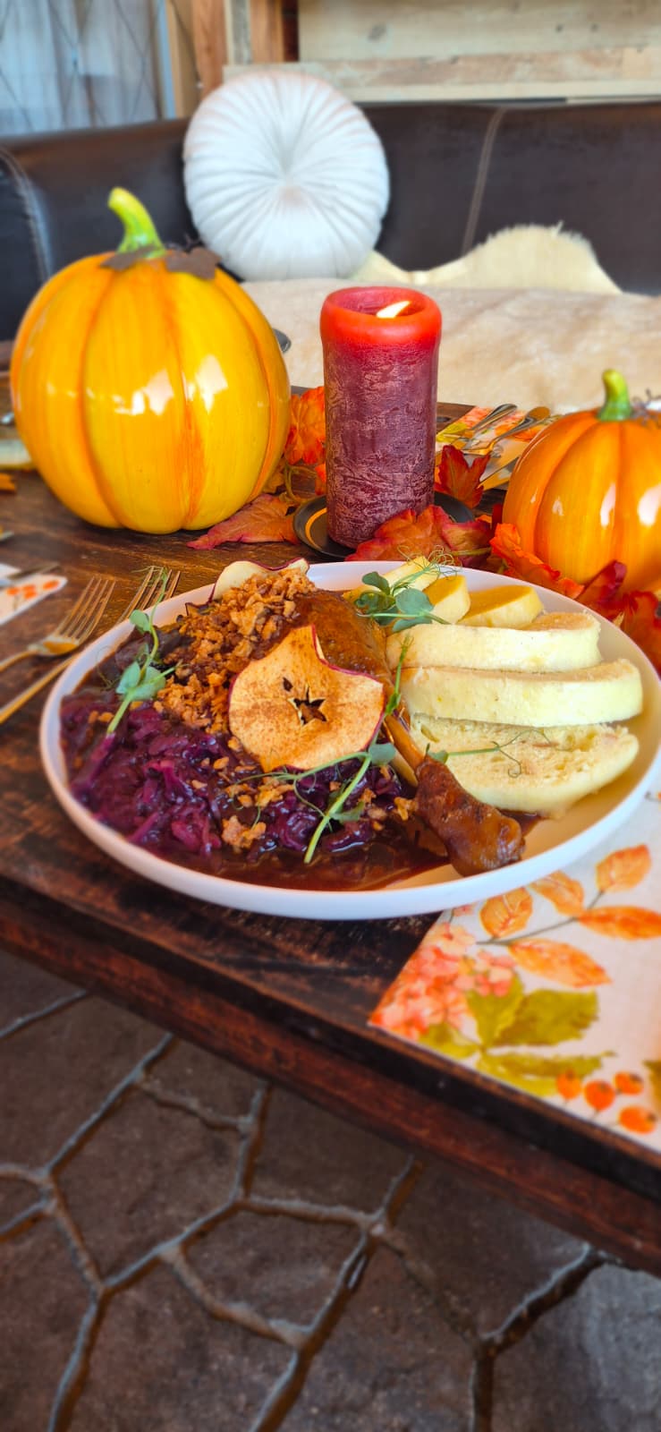 Maso s červeným zelím – moderní klasika Miciano