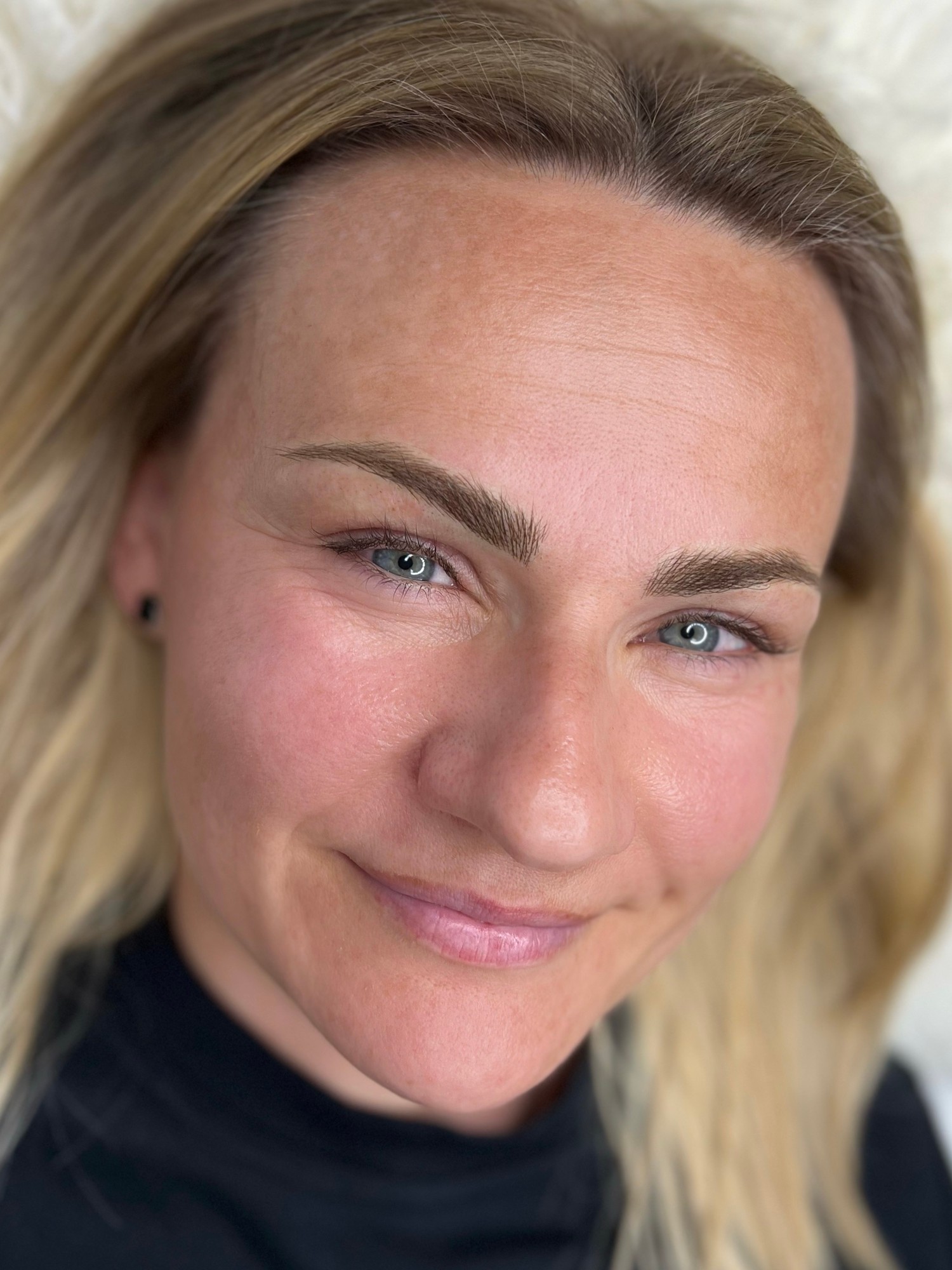 Microblading výsledek – přirozené obočí