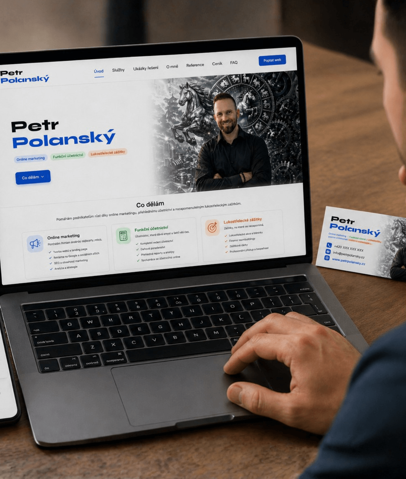 Tvorba webů – laptop s webem