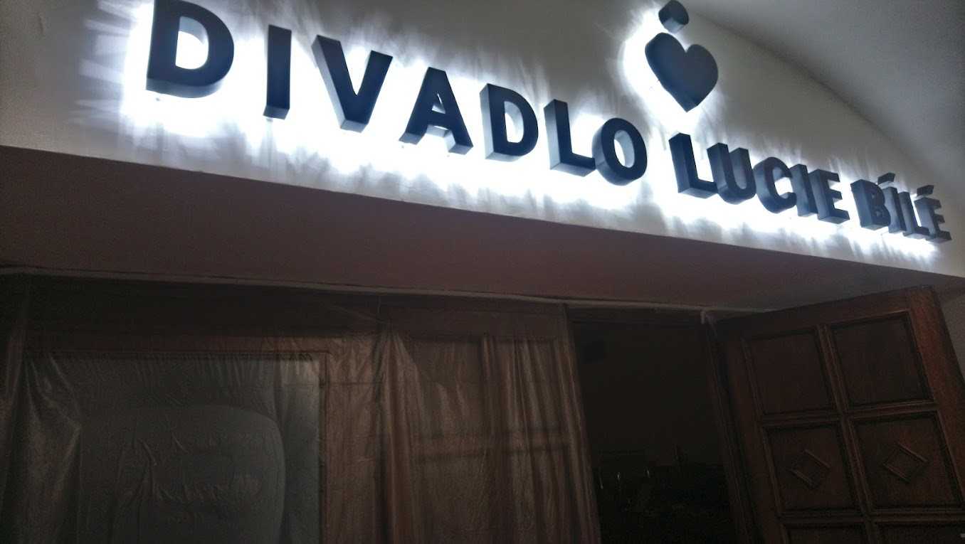 Světelná reklama Divadlo Lucie Bílé