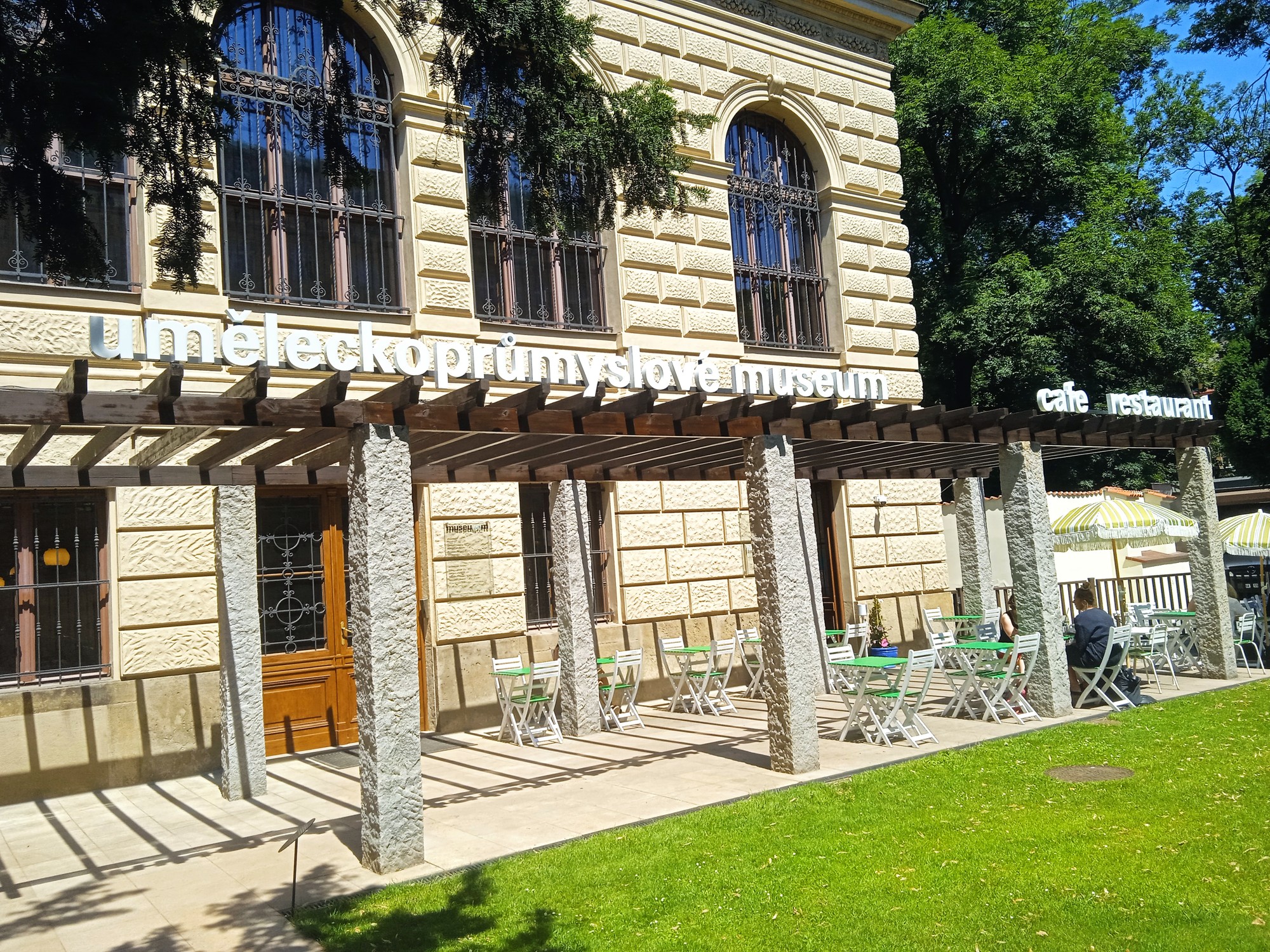 Světelná reklama pro muzeum