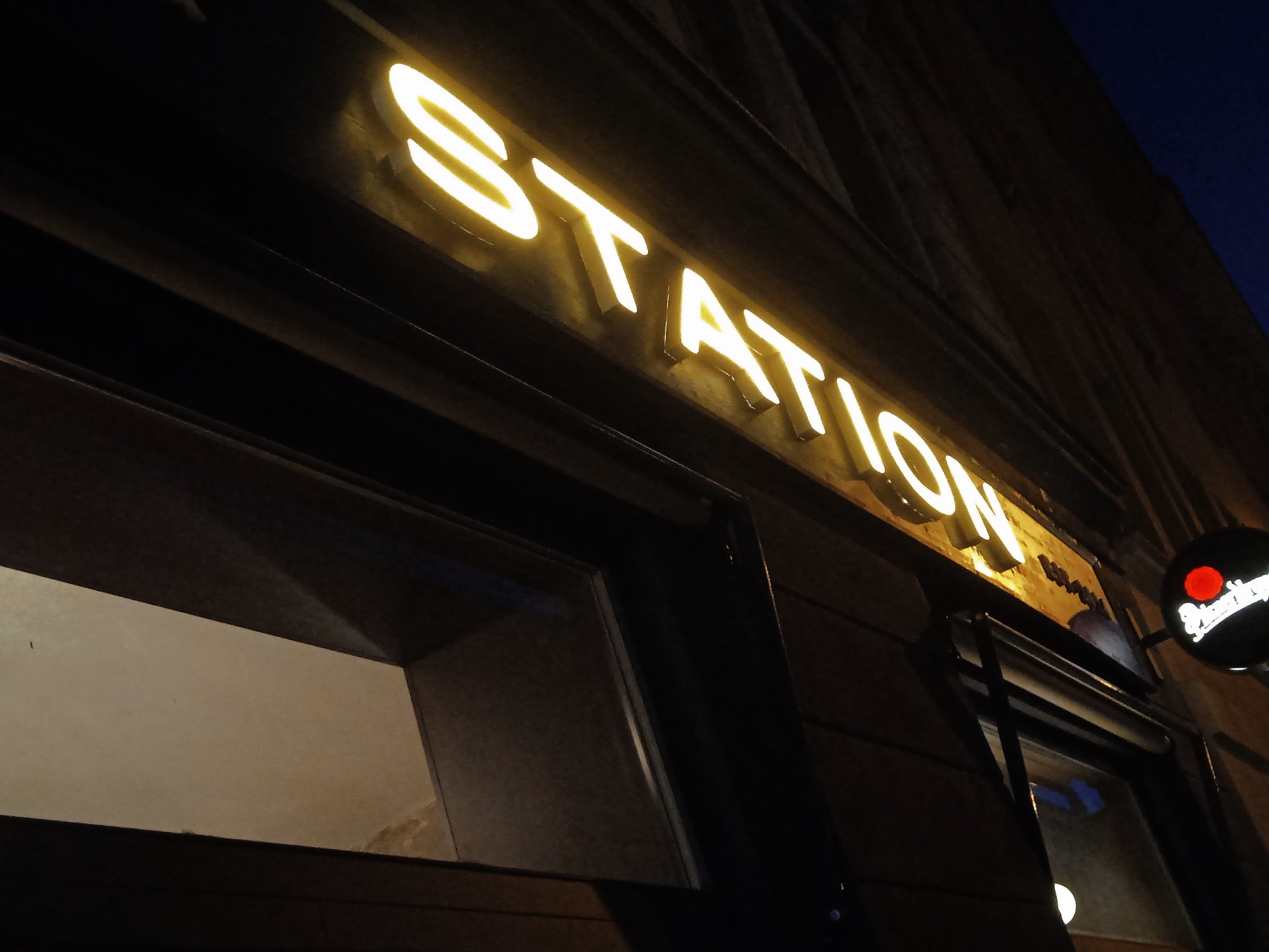 Světelné označení budovy Lidická 19