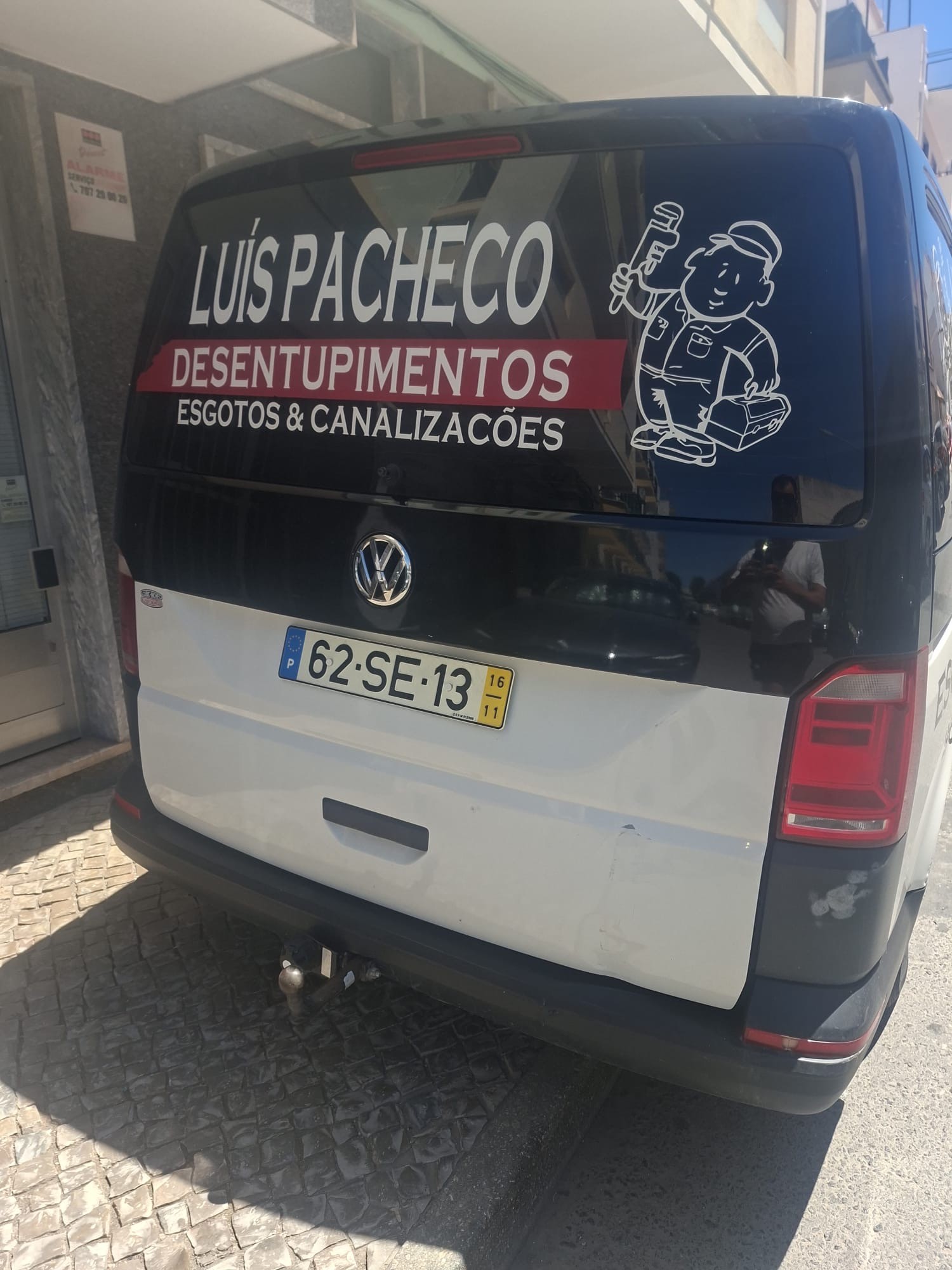 Luís Pacheco Desentupimentos service van
