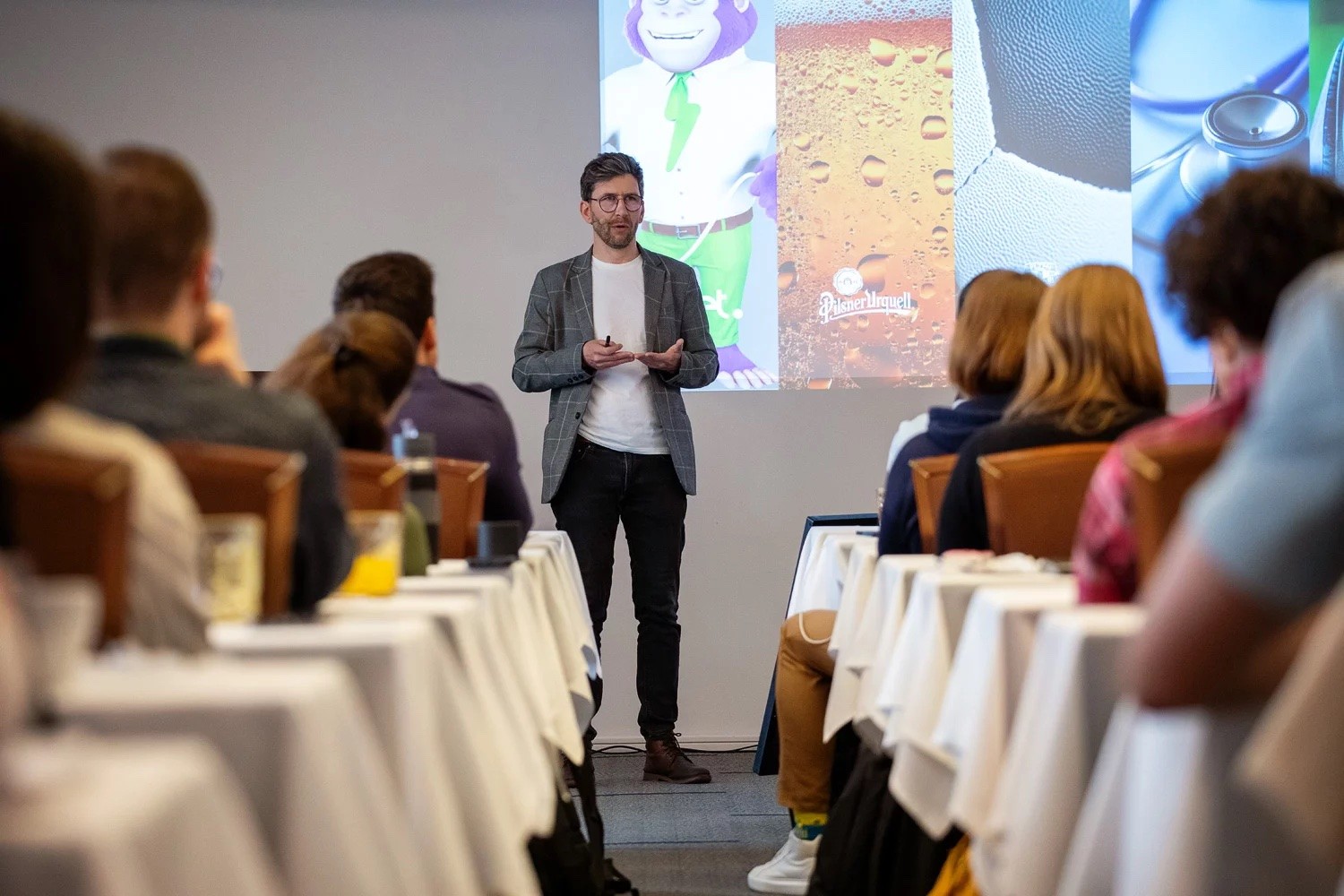 Jakub Michl přednáší na workshopu