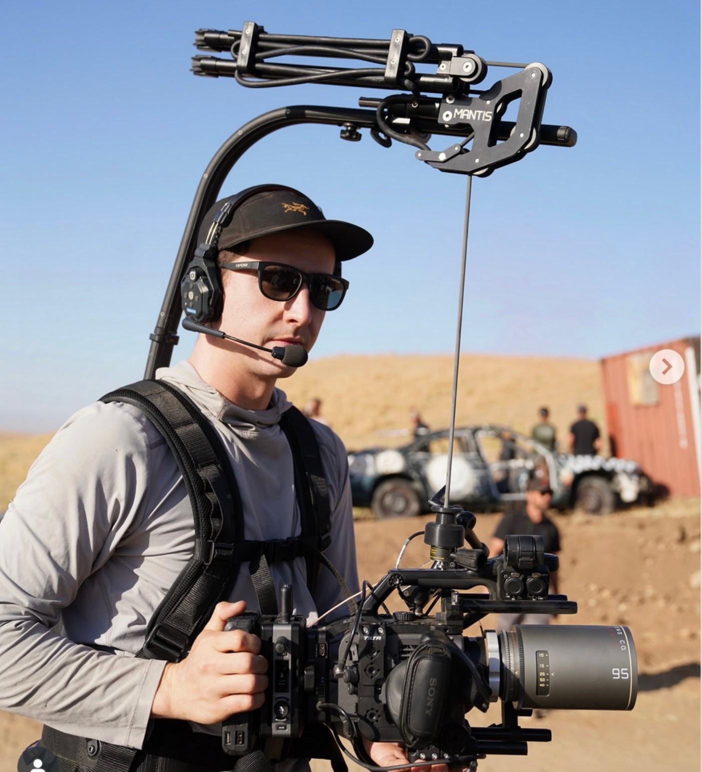 Easyrig w/ MANTIS Quad photo 1