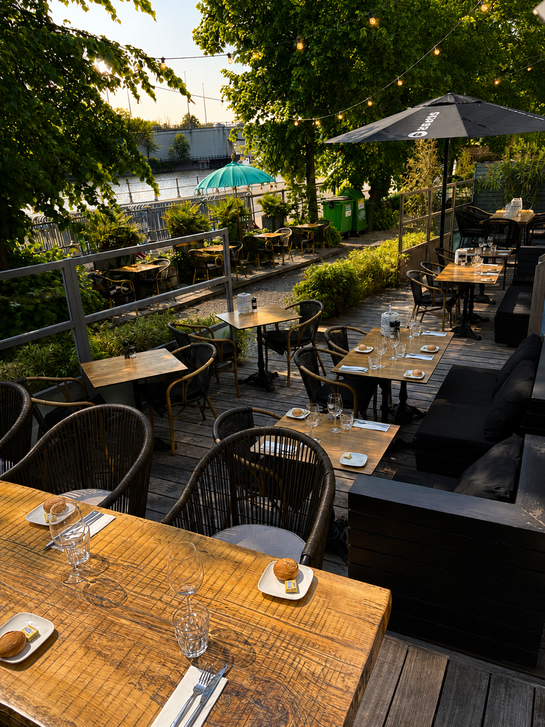 Verse ham aan de snijmachine in het restaurant van Het Visioen