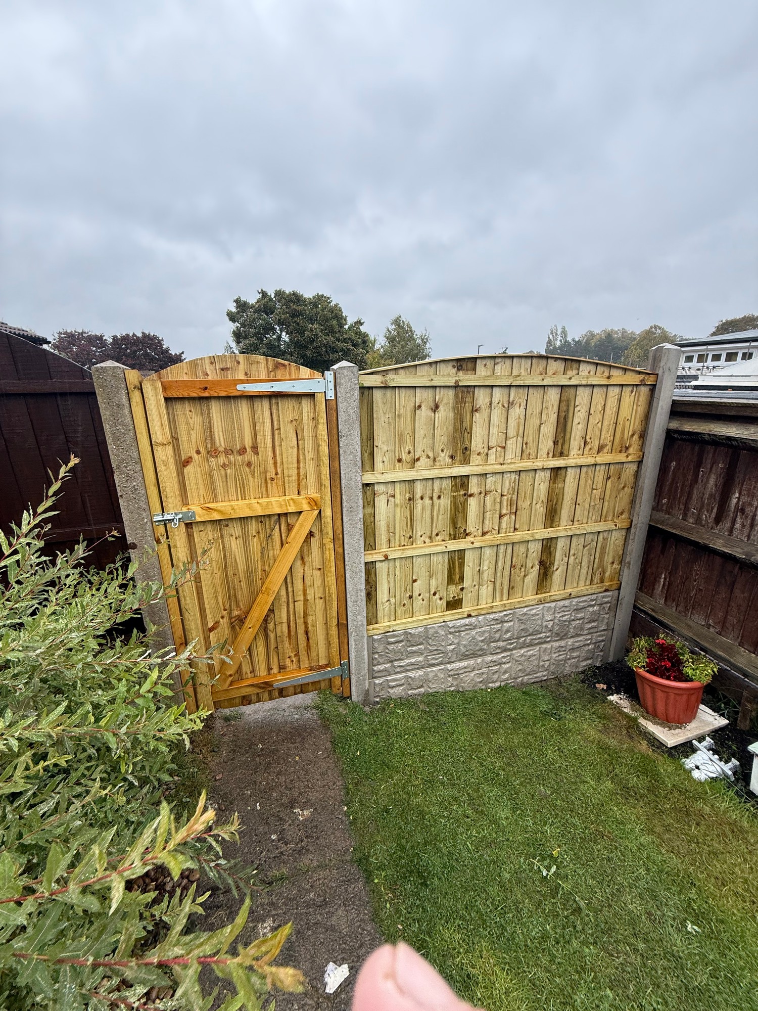 Sturdy, straight fence panels after repair and replacement work