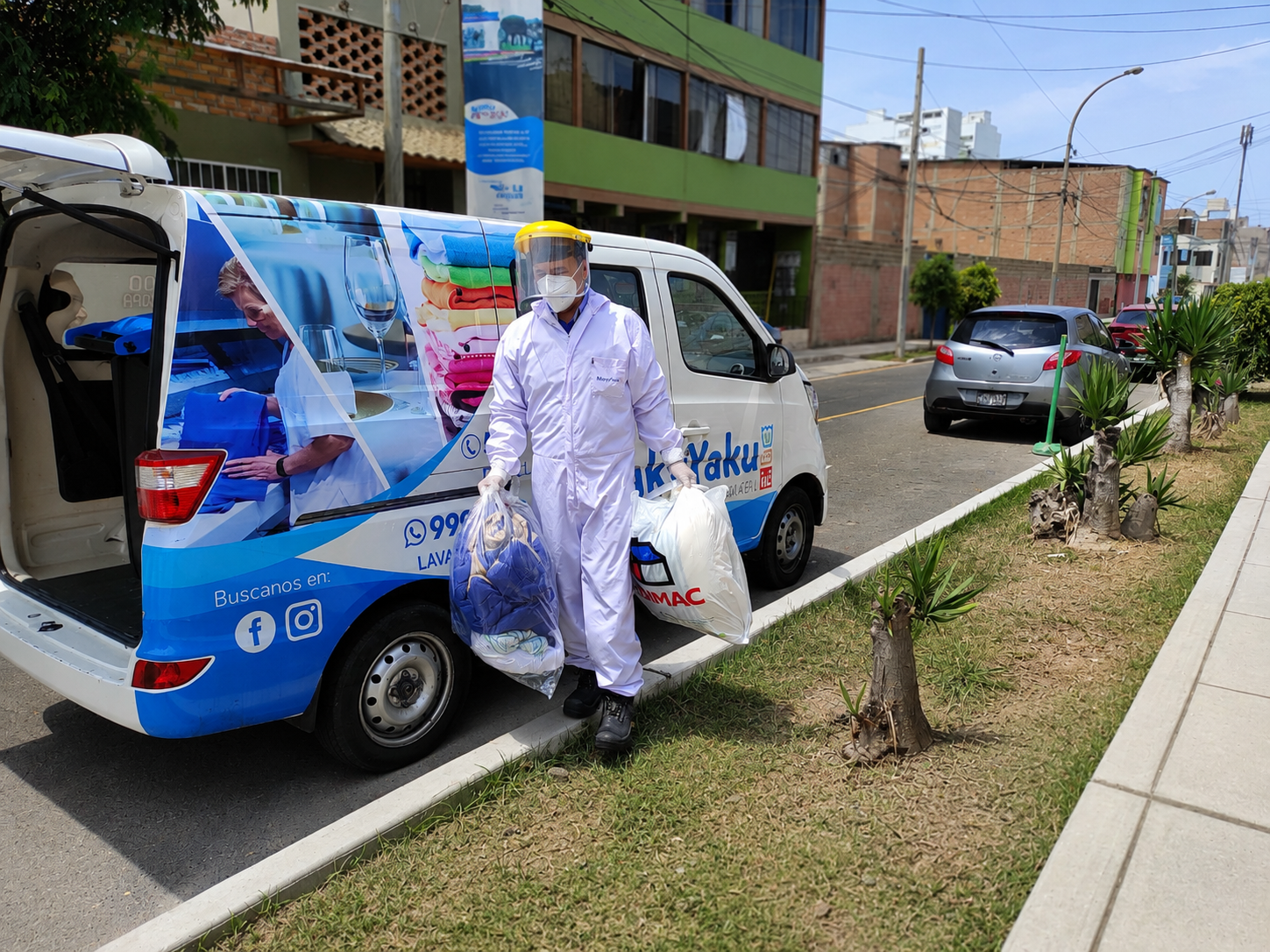 Furgón de entrega MakyYaku - Servicio de recojo y entrega