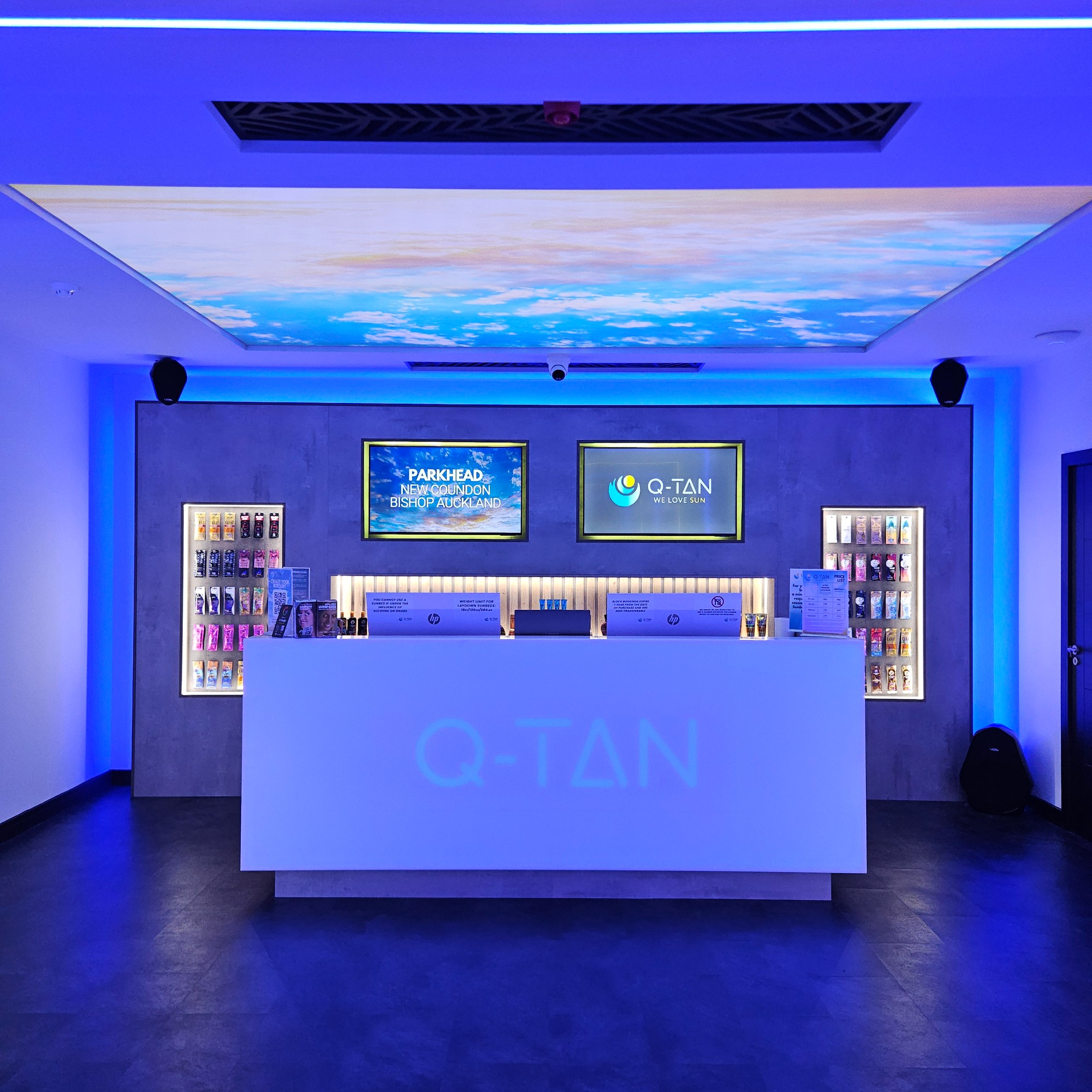 Q-TAN premium sunbed room