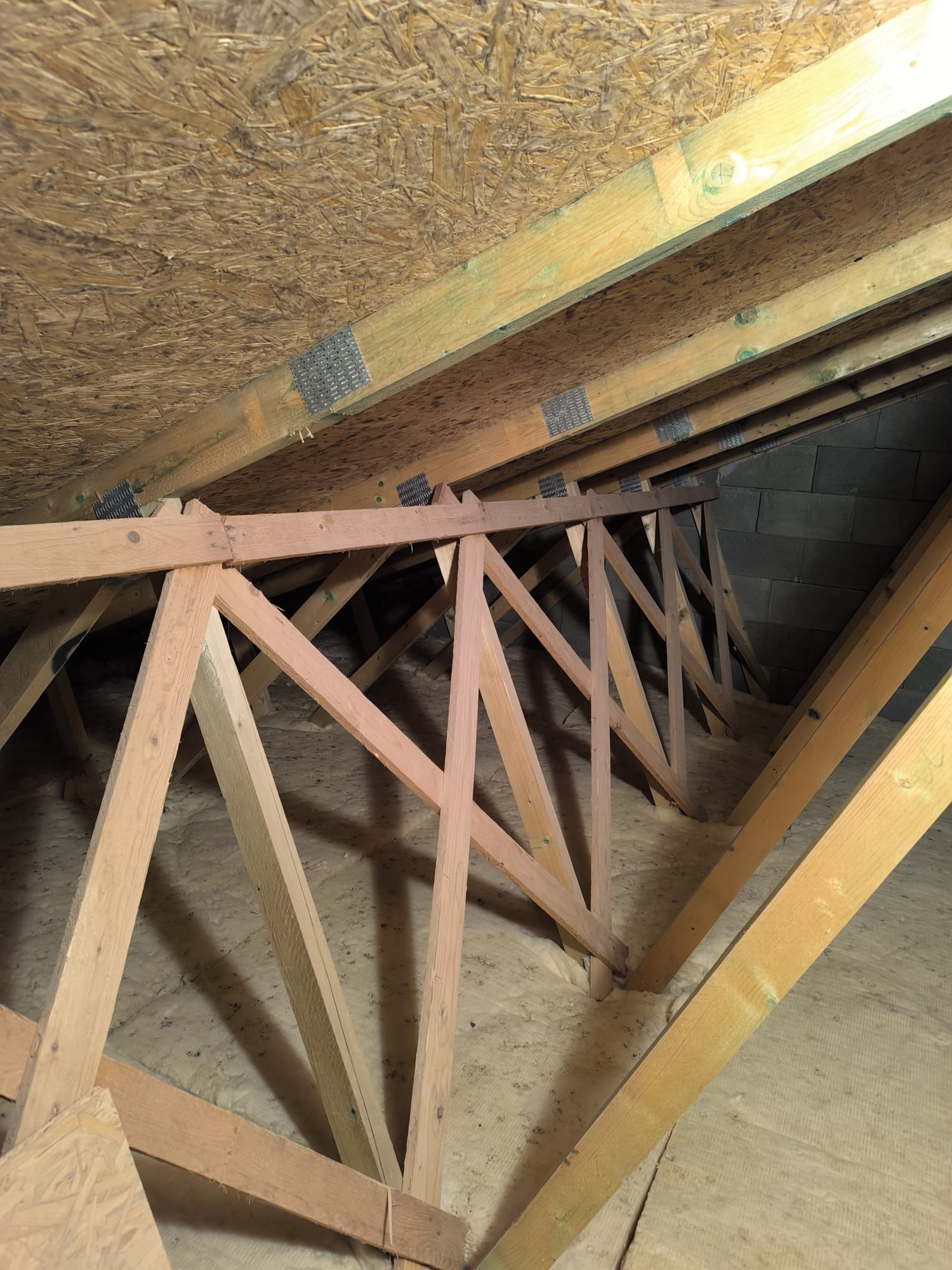 Inspekční fotografie — Střecha — Chybí izolace, záklop a parozábrana