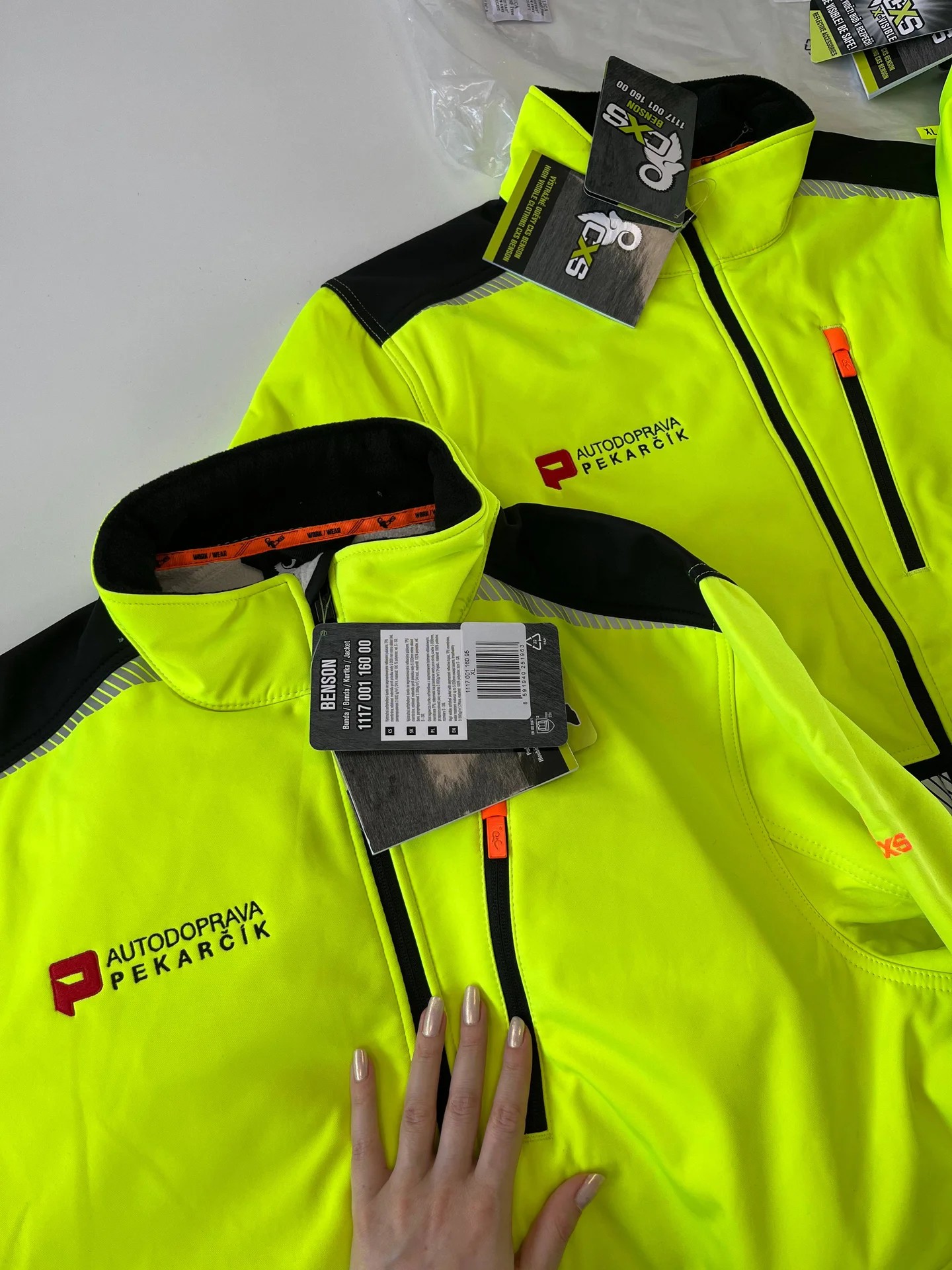 Reflexné montérky pre technické tímy