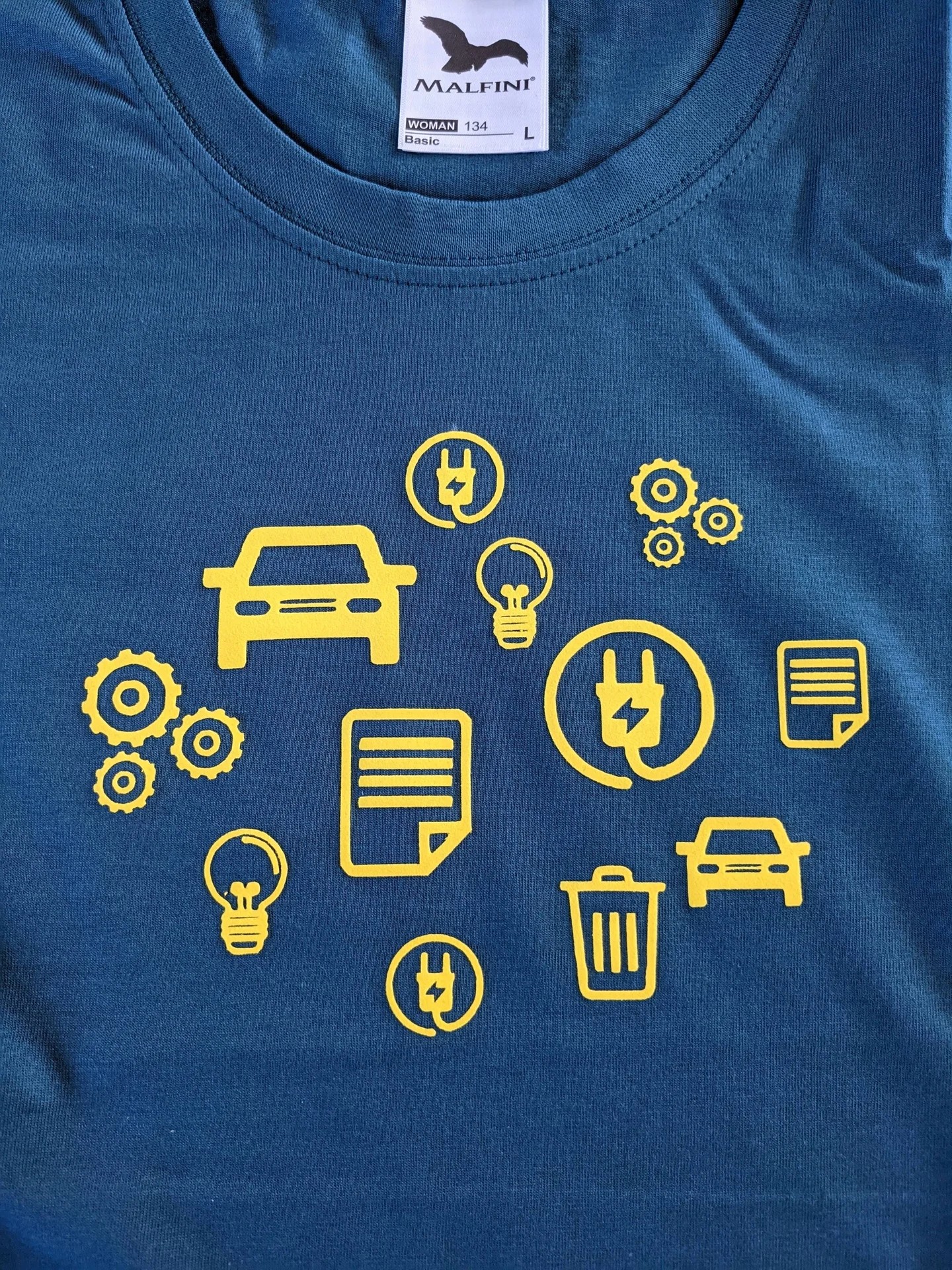 Flex a flock — logo na firemnom oblečení