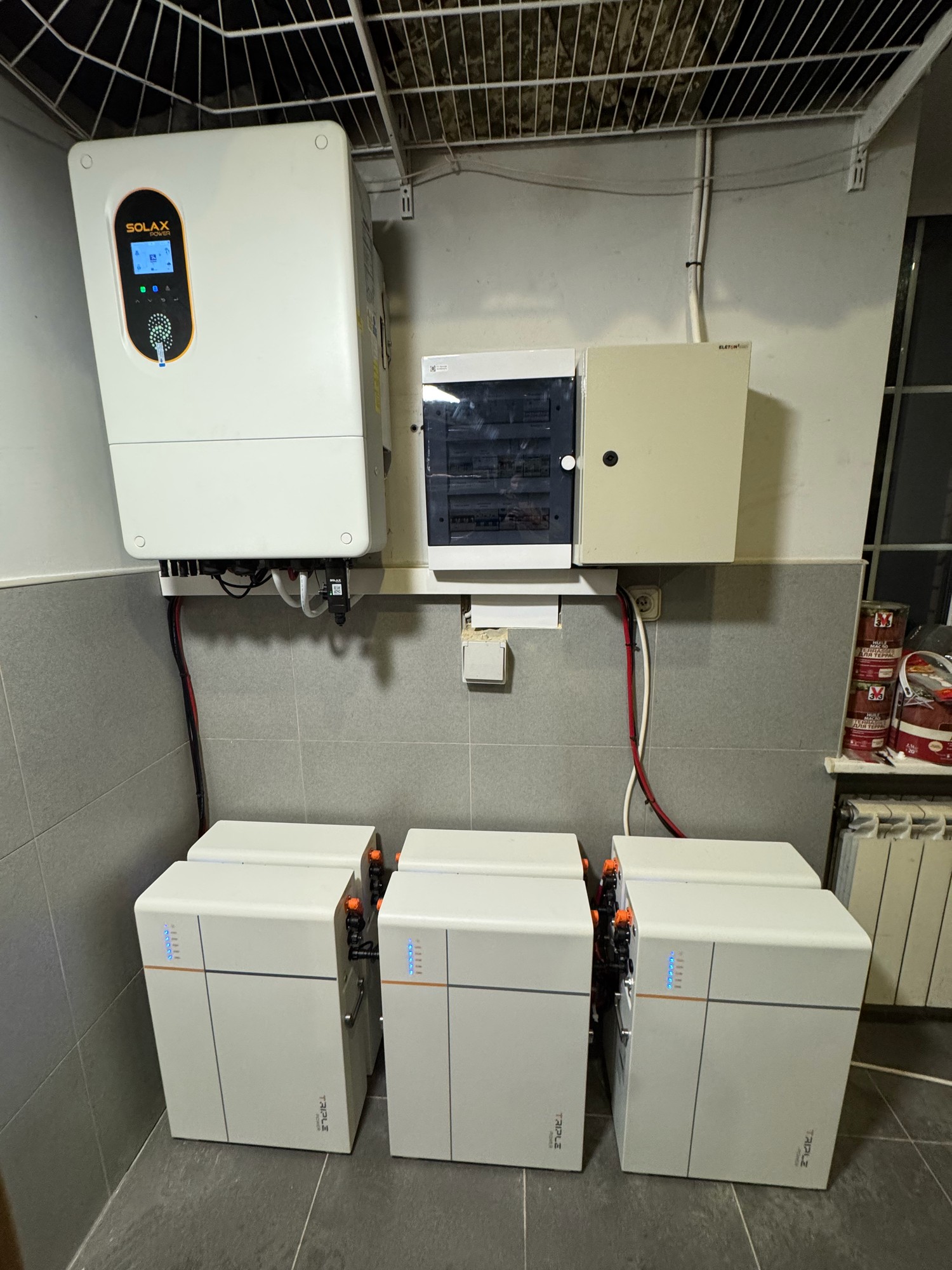 Інвертор Solax Power і батареї Triple Power встановлені на обʼєкті