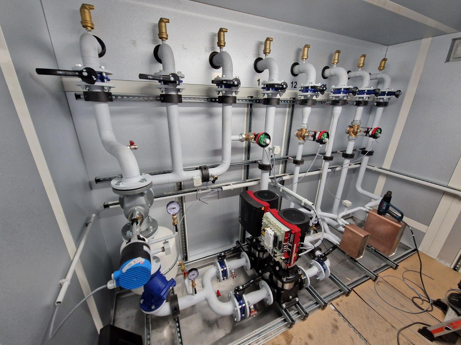 Zadavatel: SLOVNAFT a.s. - Kontejnerová řídící stanice plynového terminálu (Control house) 3