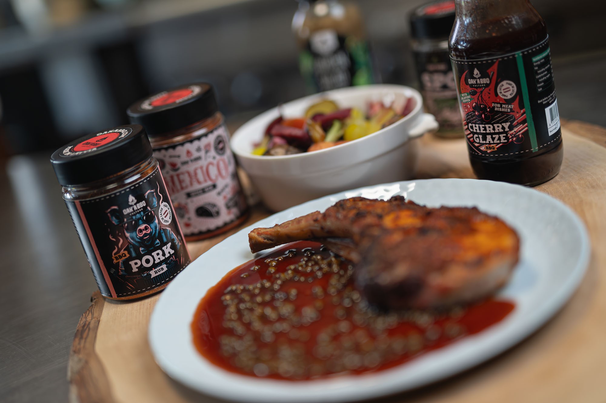 Tomahawk s produktmi OAK & BBQ – Pork Rub, Mexico, Cherry Glaze