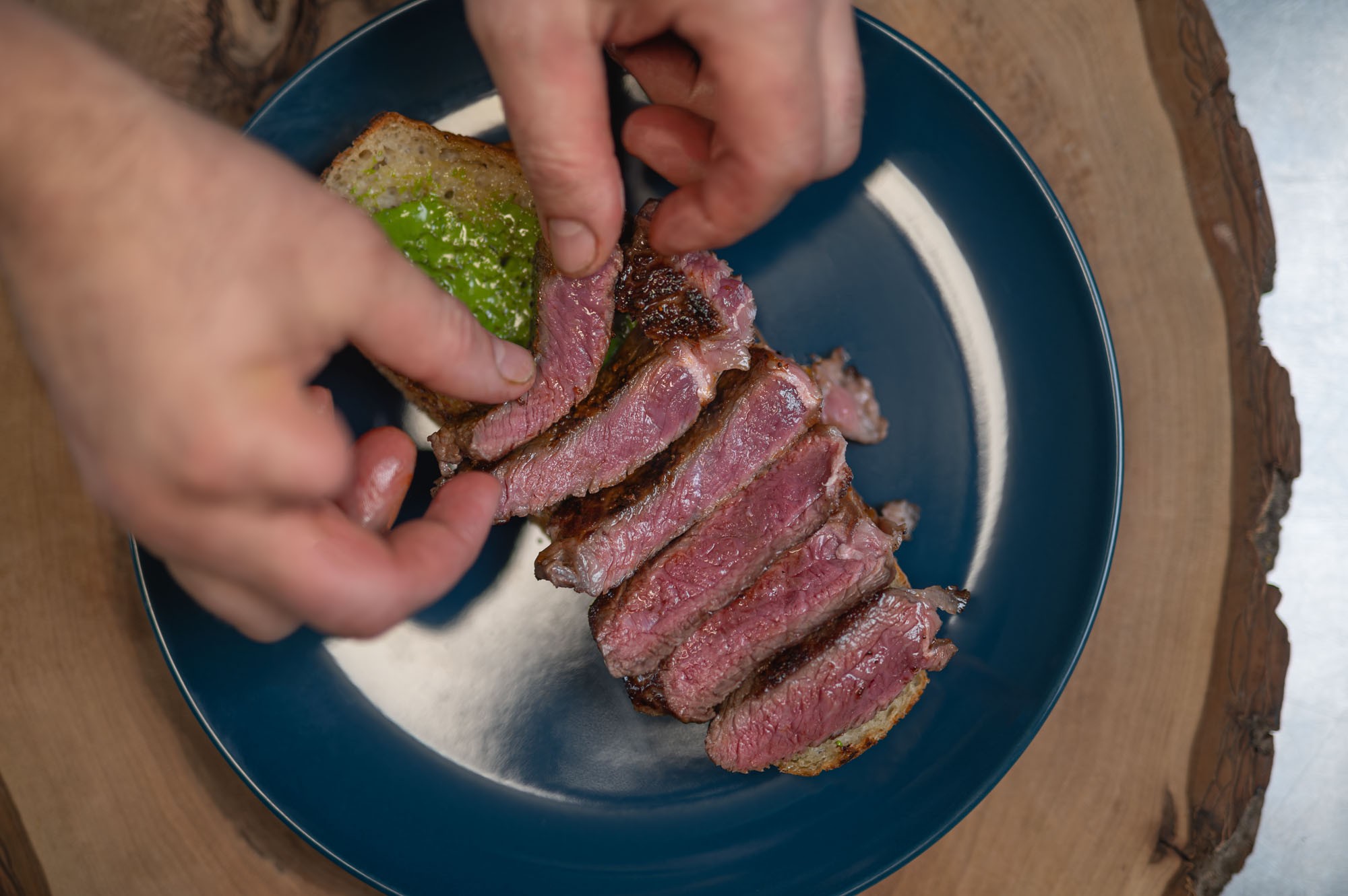 Skladanie Surf & Turf sendviča