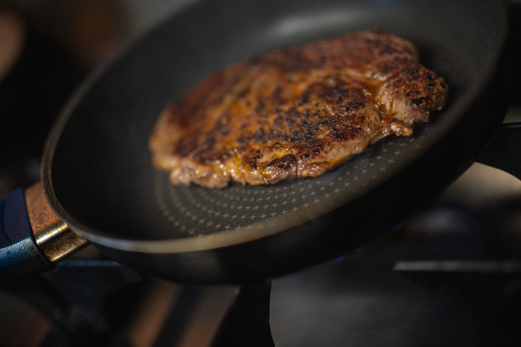 Rib eye steak na grile — OAK & BBQ