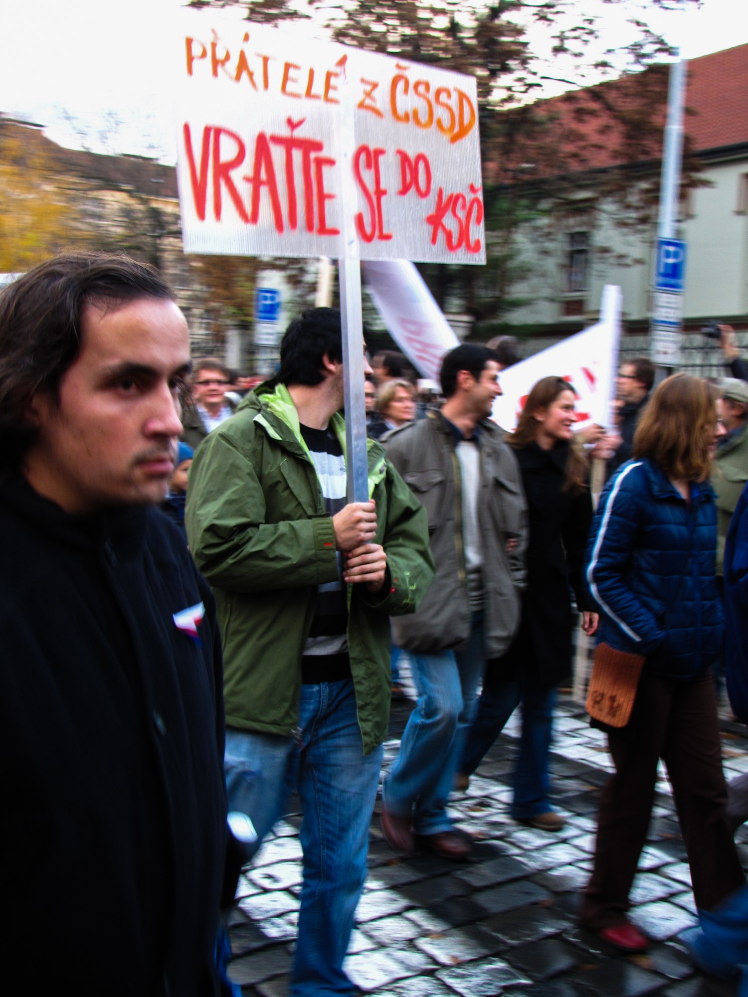 17. listopadu 2009 + 2019 — fotografie 7