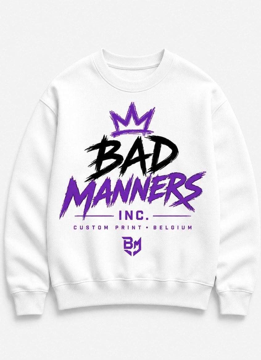 Crown Script Crewneck in White, beschikbaar in unisexfit