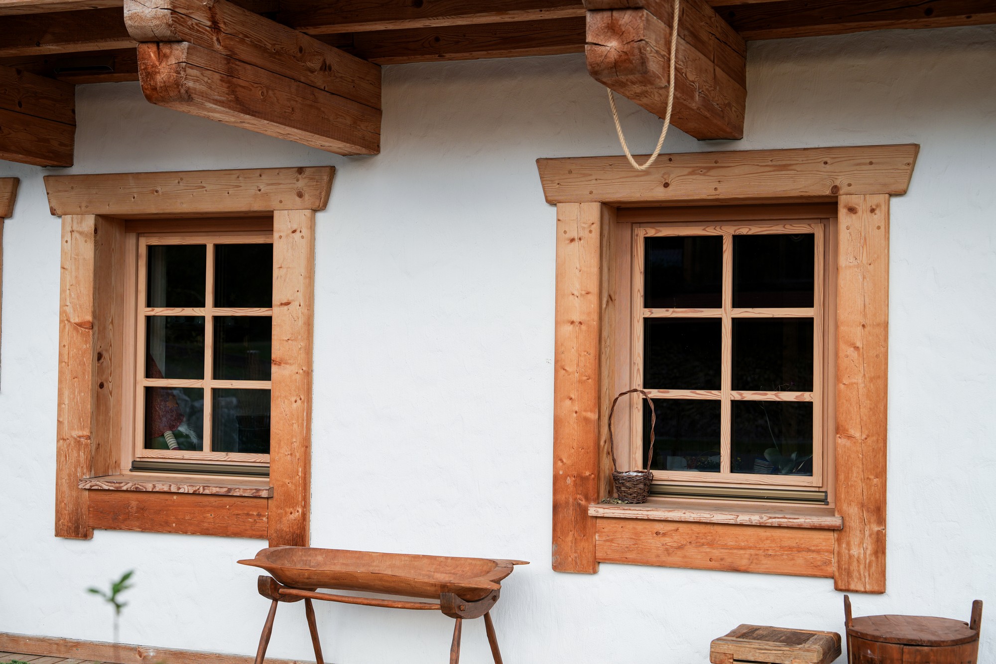 Moderná drevenica — okná detail