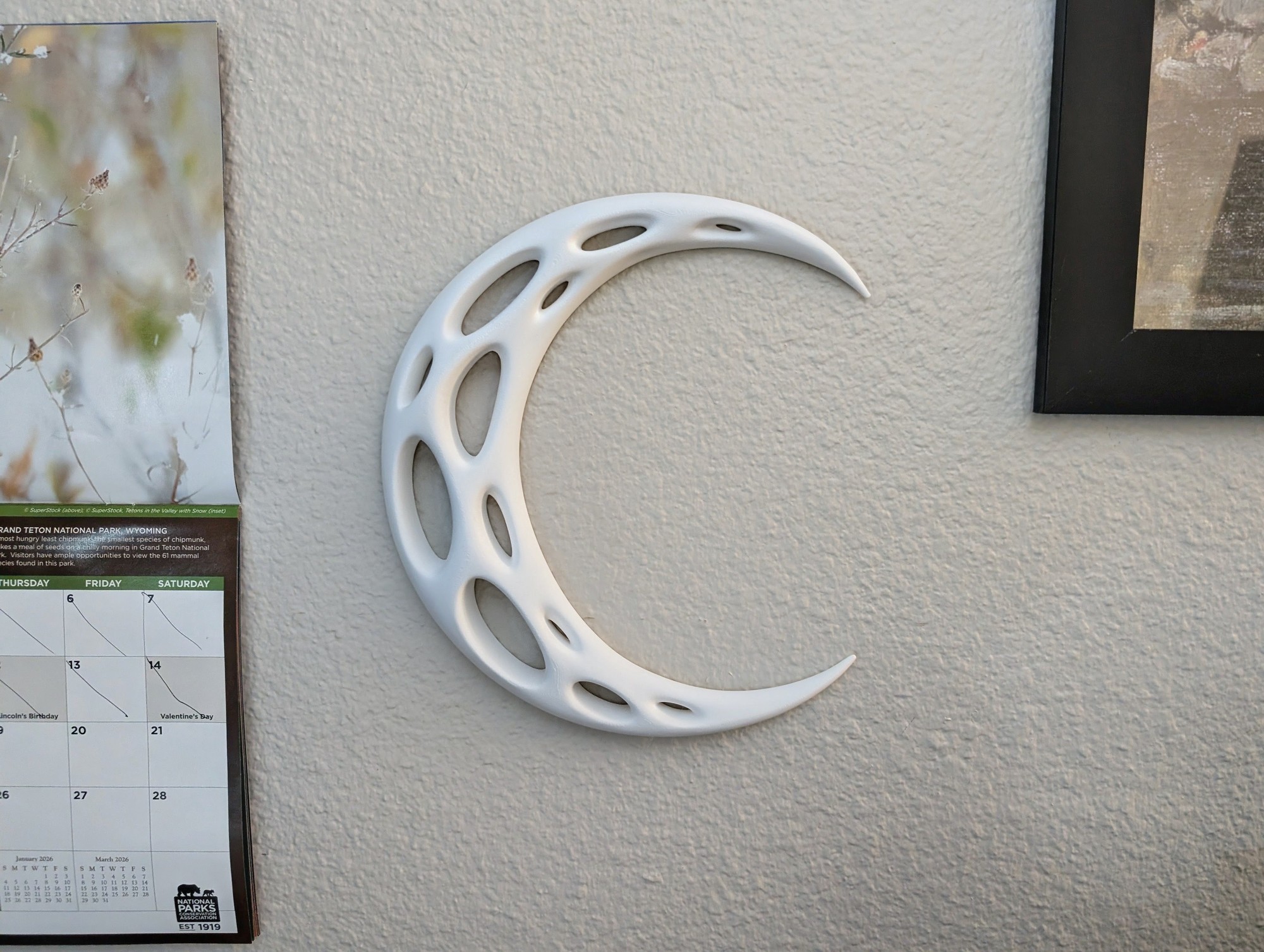 3D printed voronoi pattern wall decoration by Deadmoon Designs