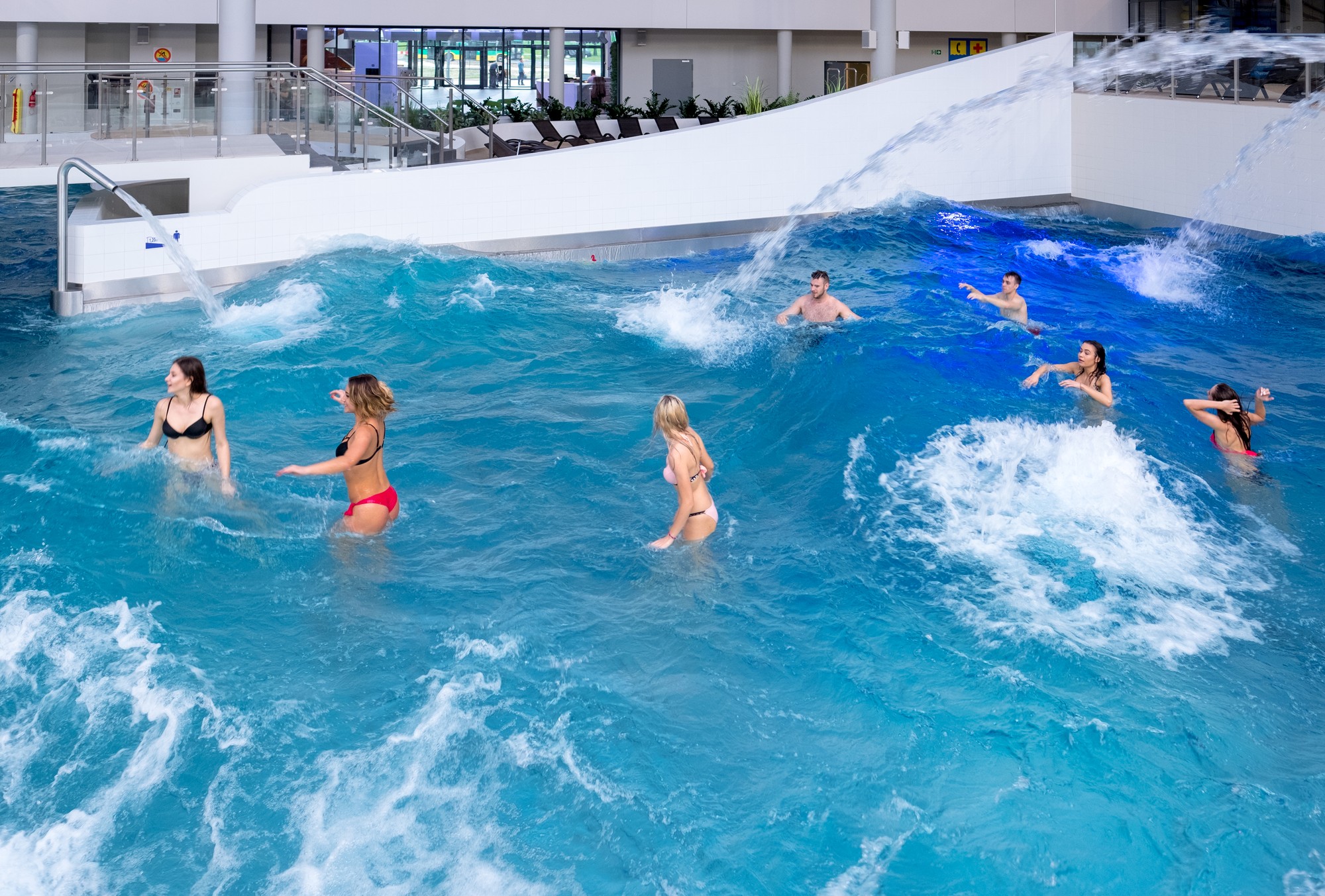 Vodní park Tychy – vlnobití s návštěvníky