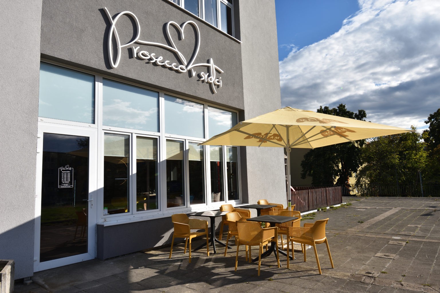 Exteriér Prosecco v srdci — fasáda a letní terasa
