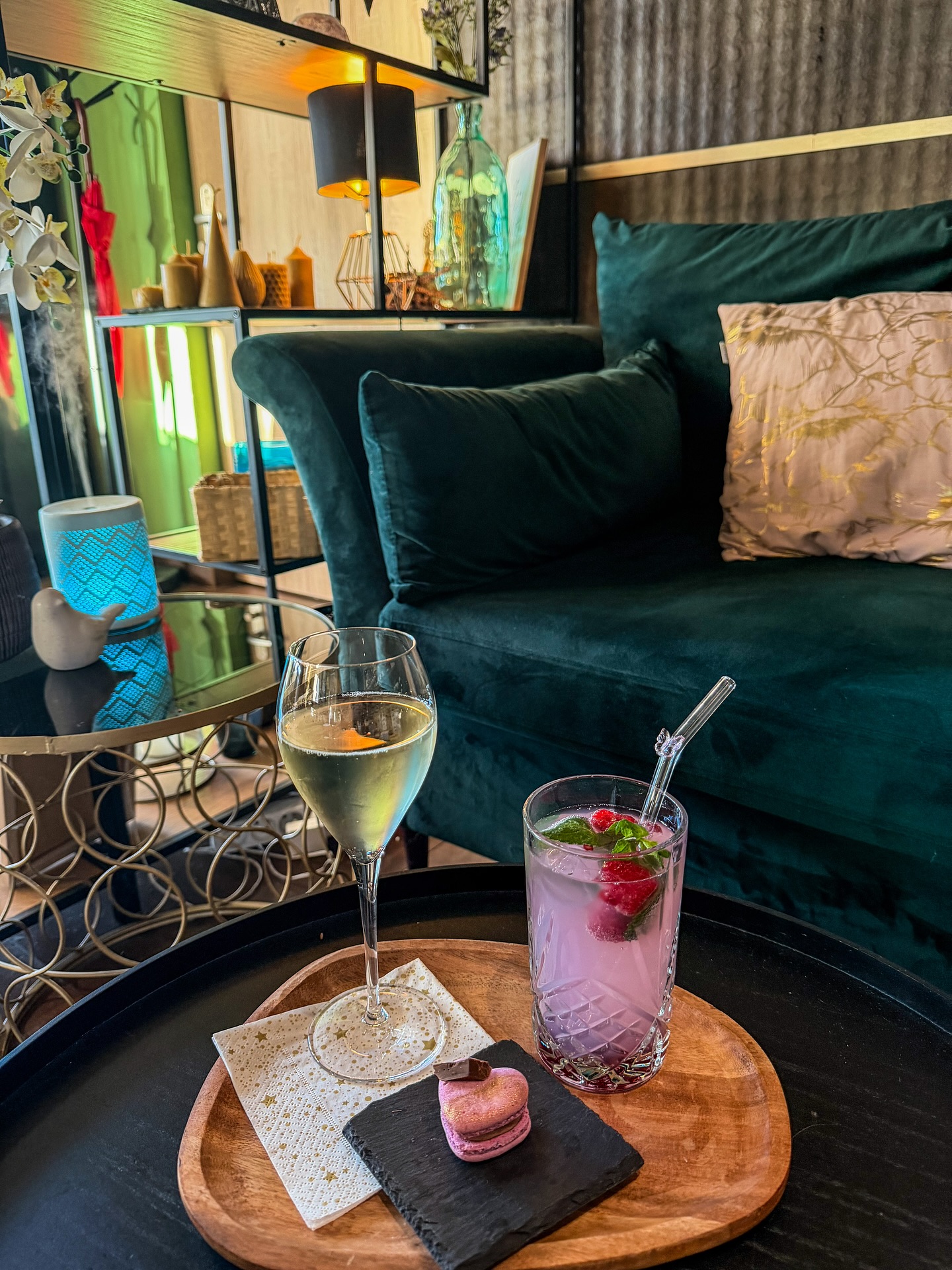 Interiér — prosecco a koktejl