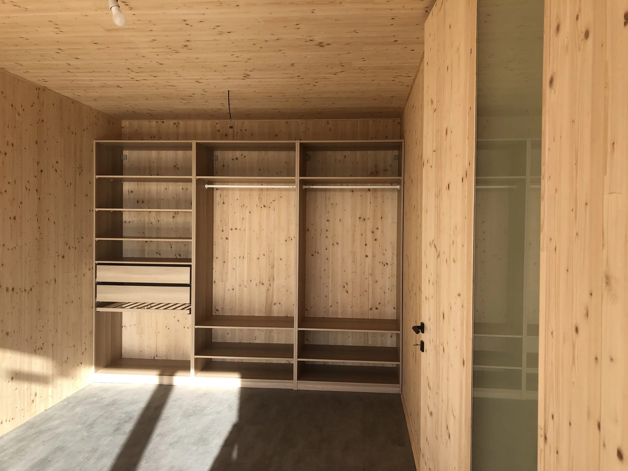 Prírodný drevený interiér drevostavby