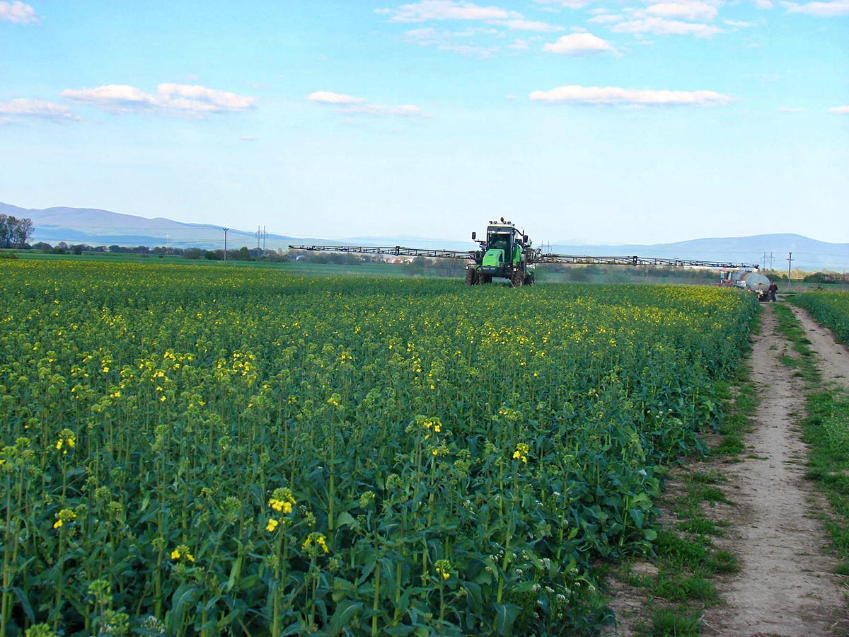 Postrek porastov – postrekovač