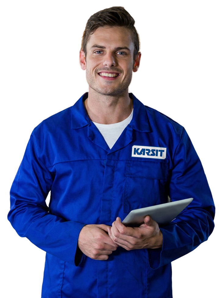 Pracovník KARSIT ve strojírenské výrobě