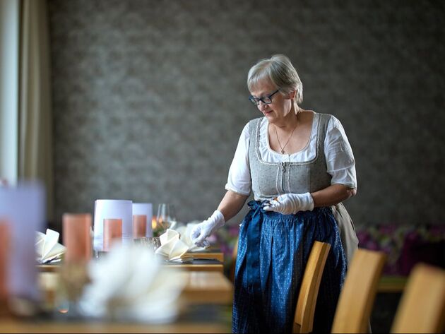 Elisabeth – Service im Hotel Alpenfeuer Montafon