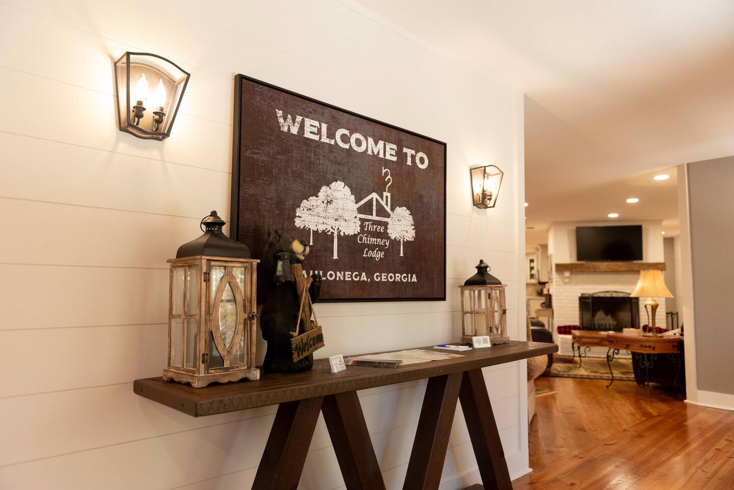 Modern kitchen with breakfast bar