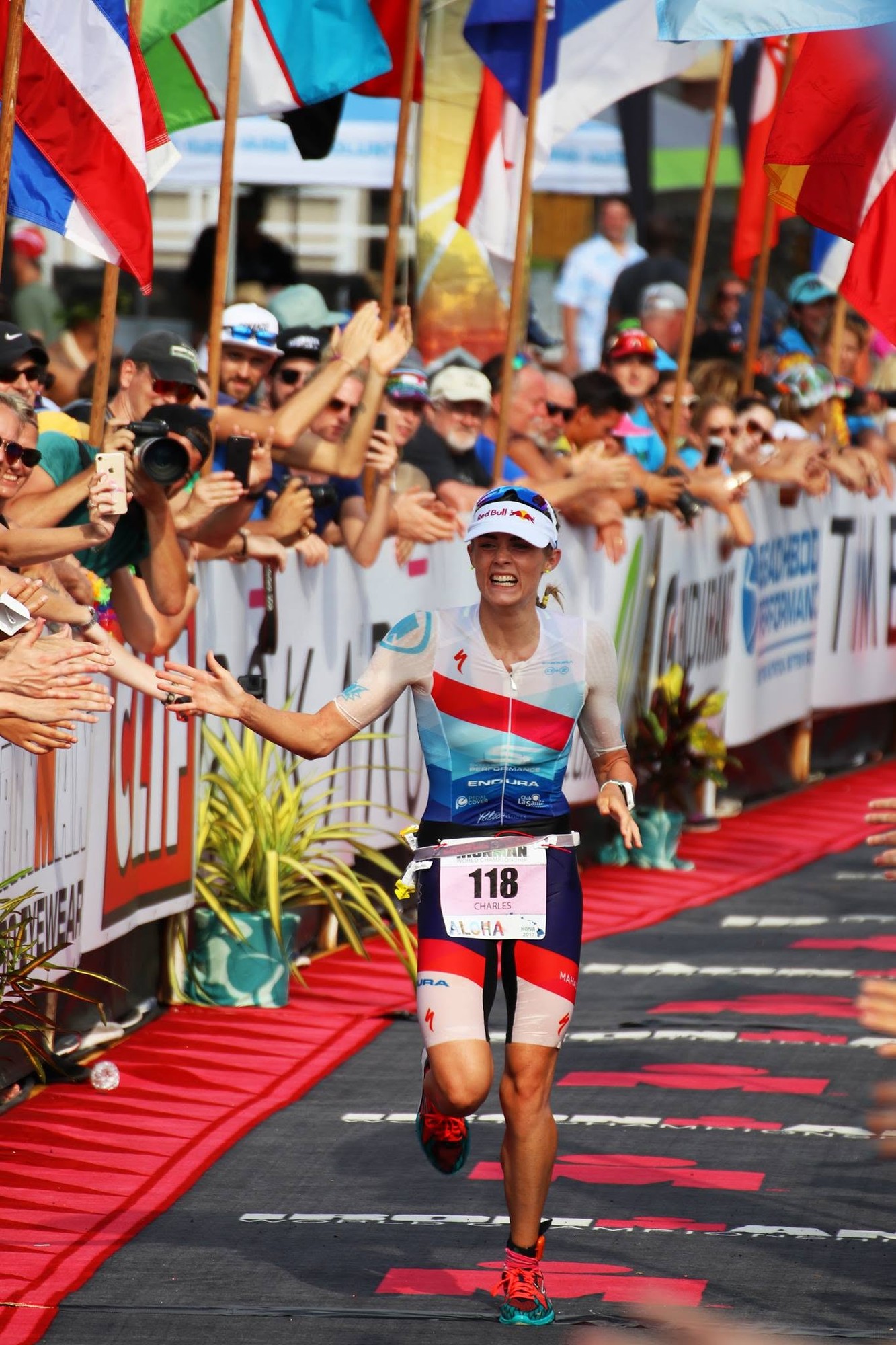 sportovkyně v cíli ironman