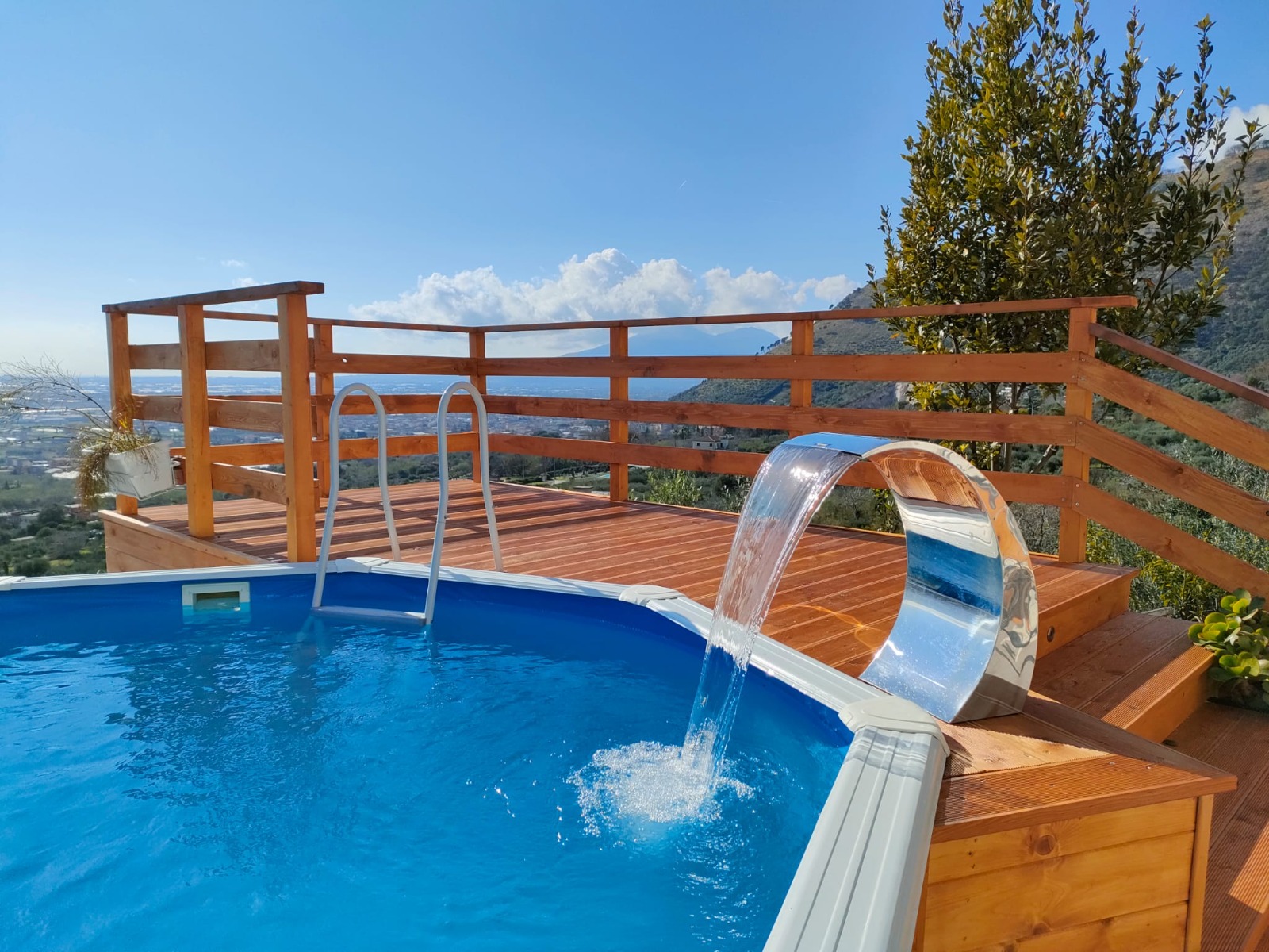 Piscina in PVC con zona relax