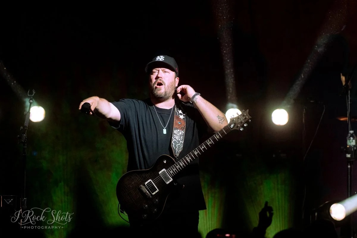 Mitchell Tenpenny concert photograph by I Rock Shots
