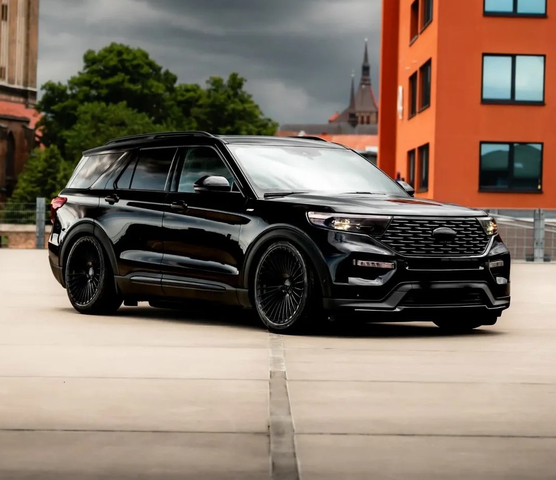 Ford Explorer mit Luftfahrwerk