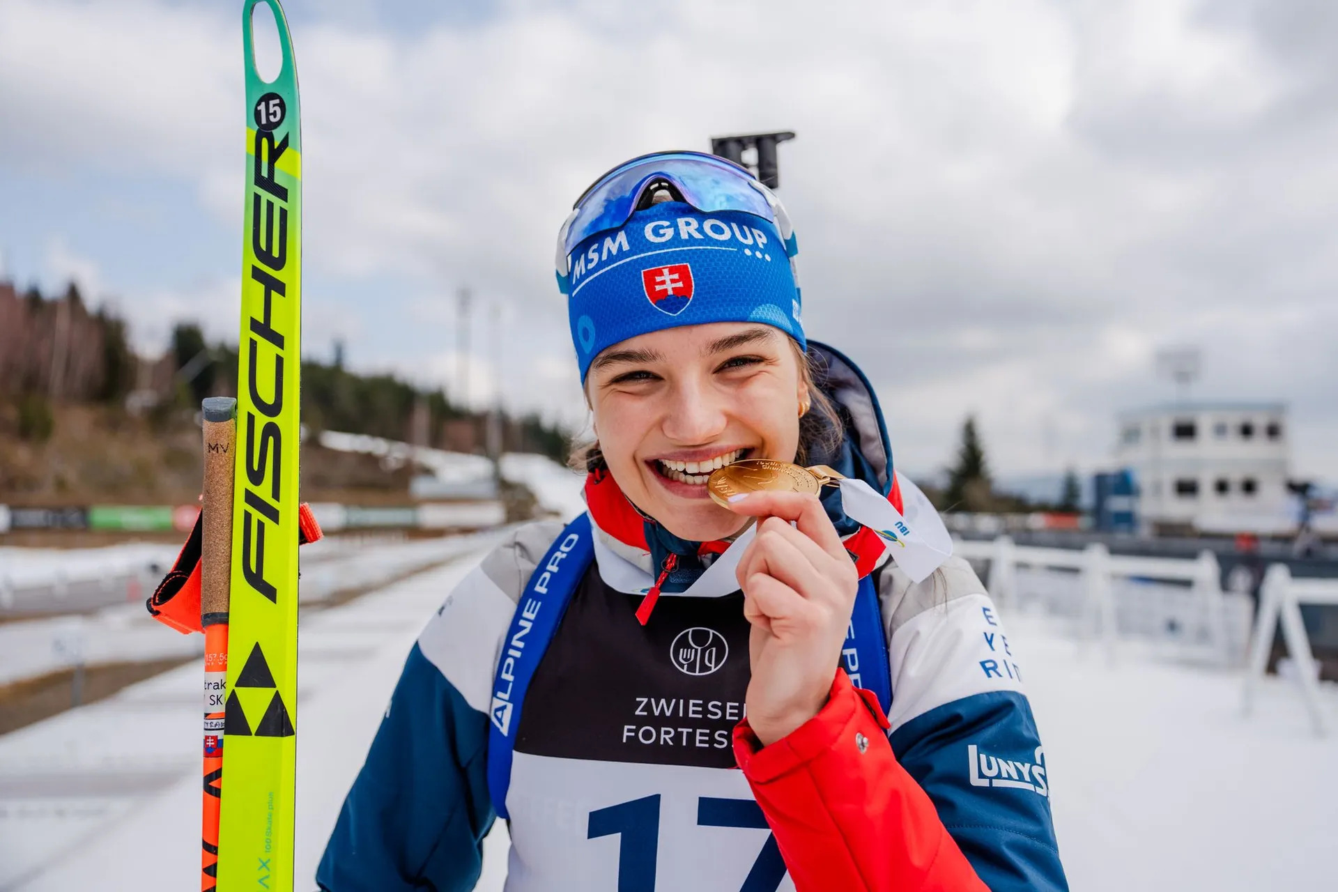 Hryzenie zlatej medaily – Arber