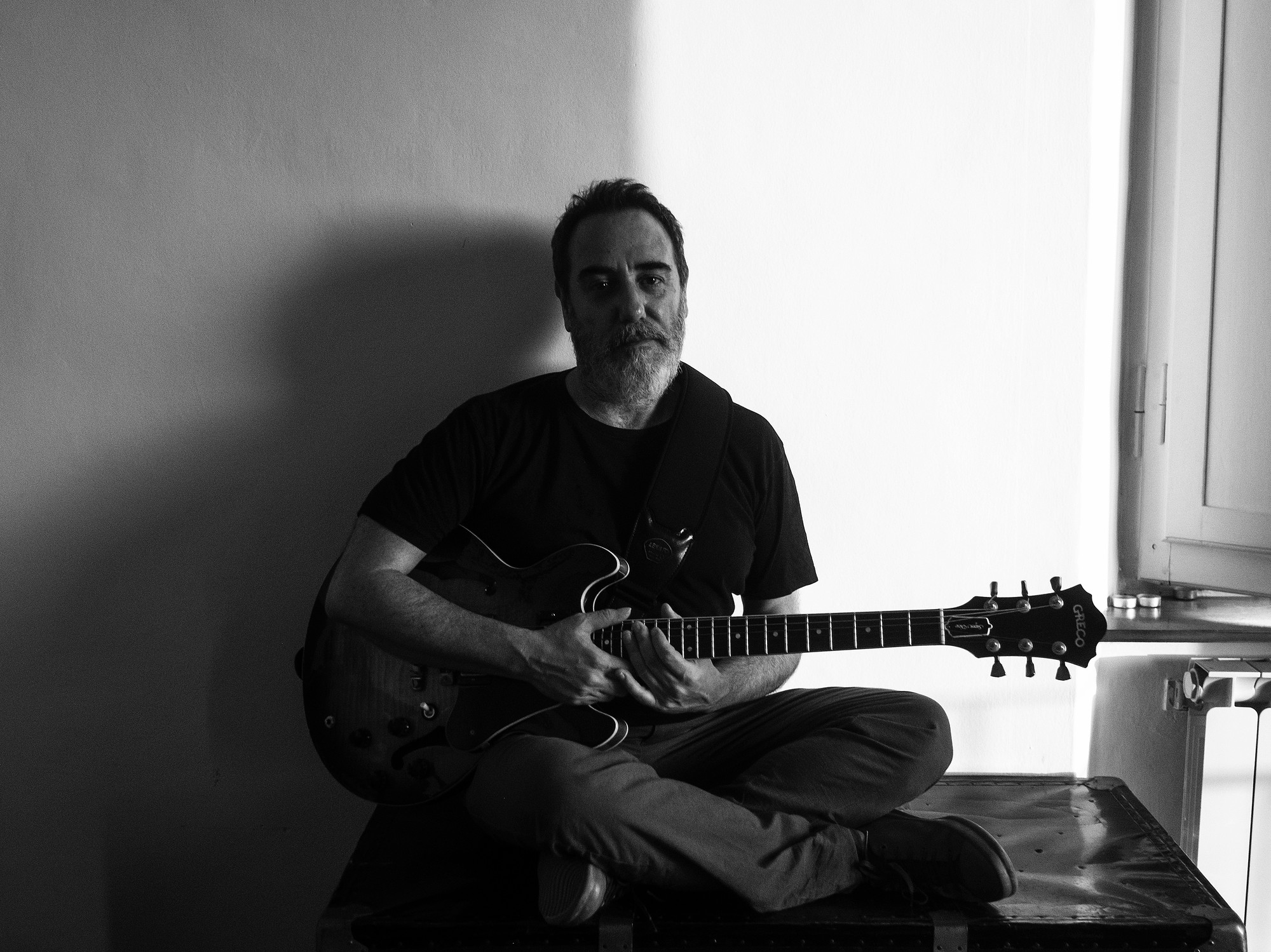 Angelo Lazzeri con la chitarra
