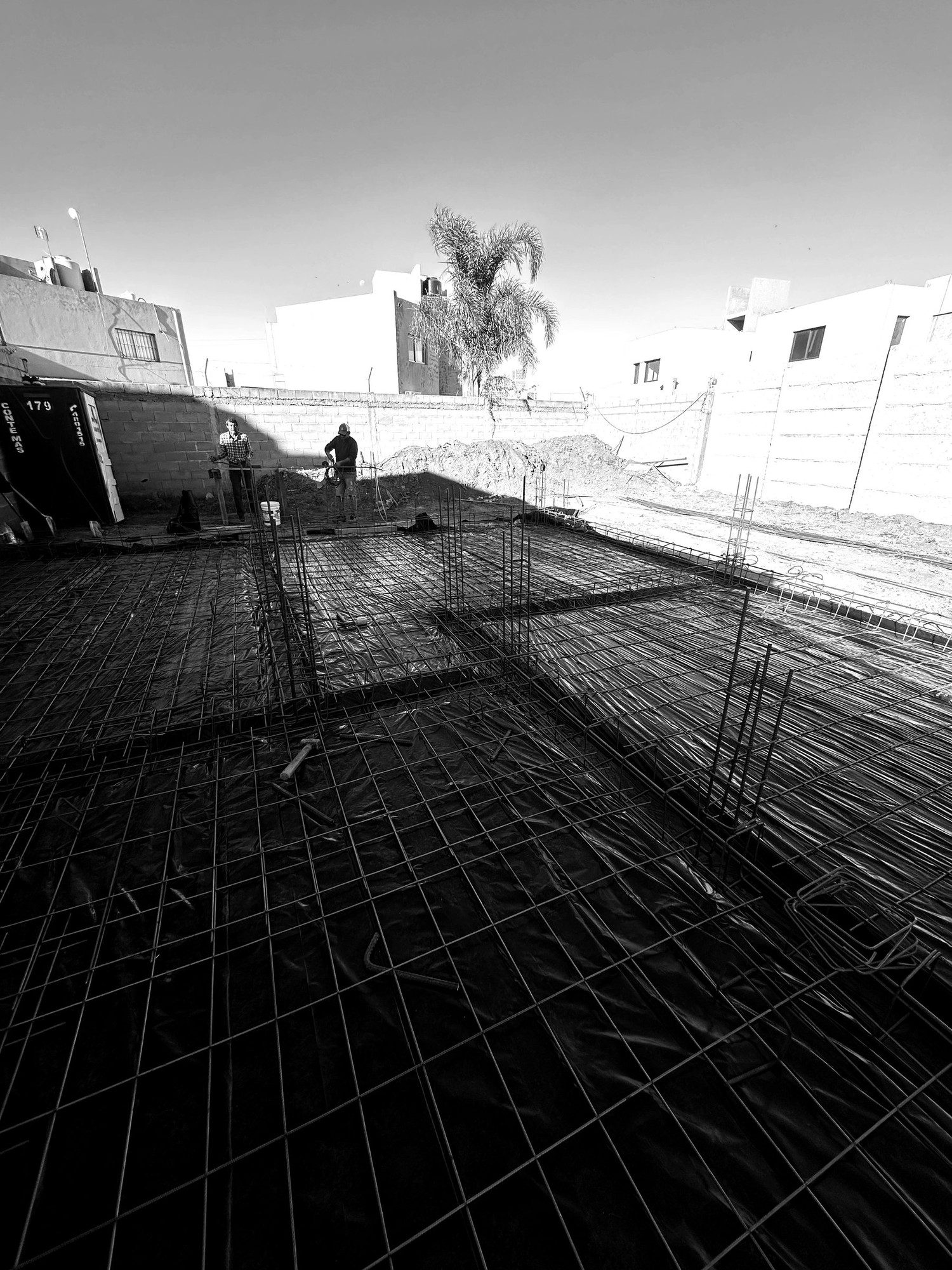 Inicio de obra — despeje del terreno
