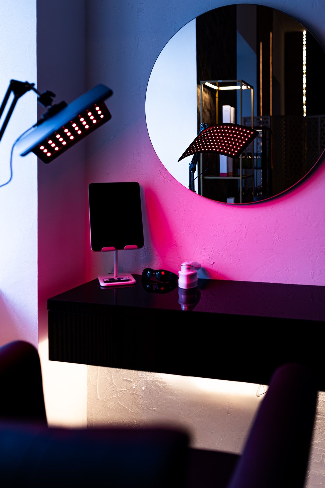 LED fototerapie — červené světlo pro vlasy