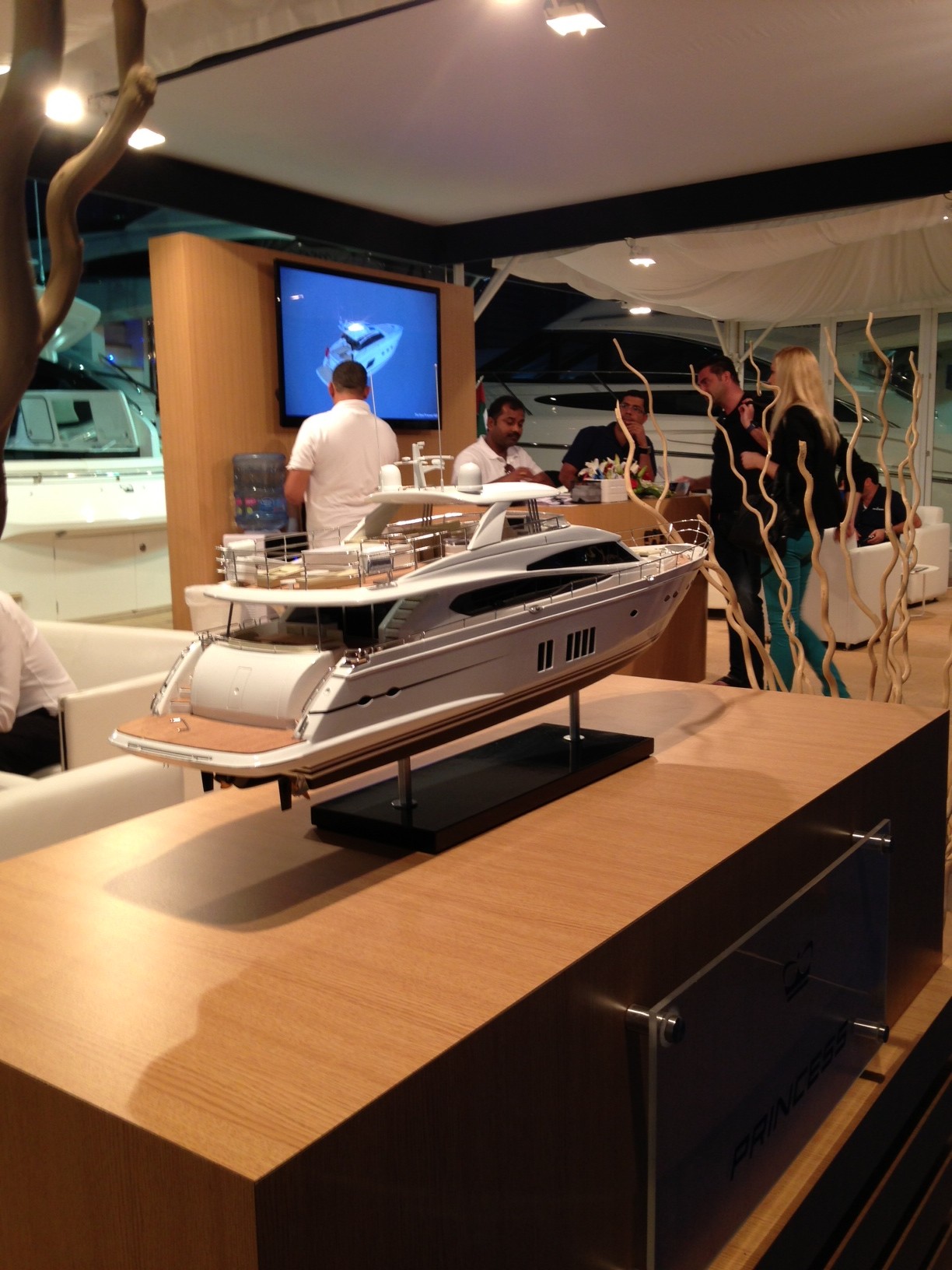 Krásný dřevěný model lodě