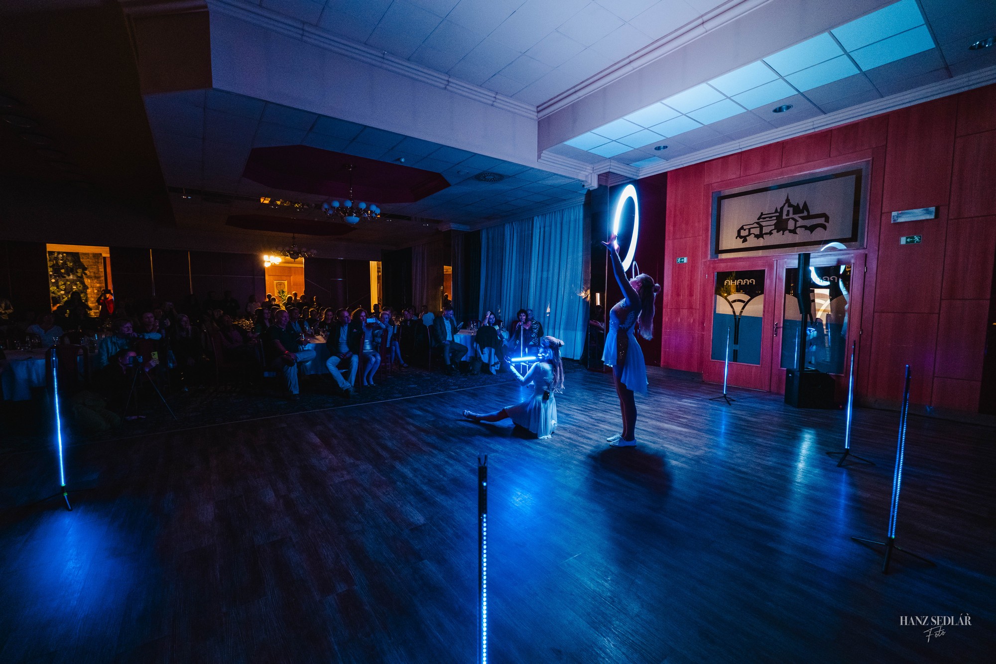 Reginae Luminis: Královny světla, vizuální show s LED efekty