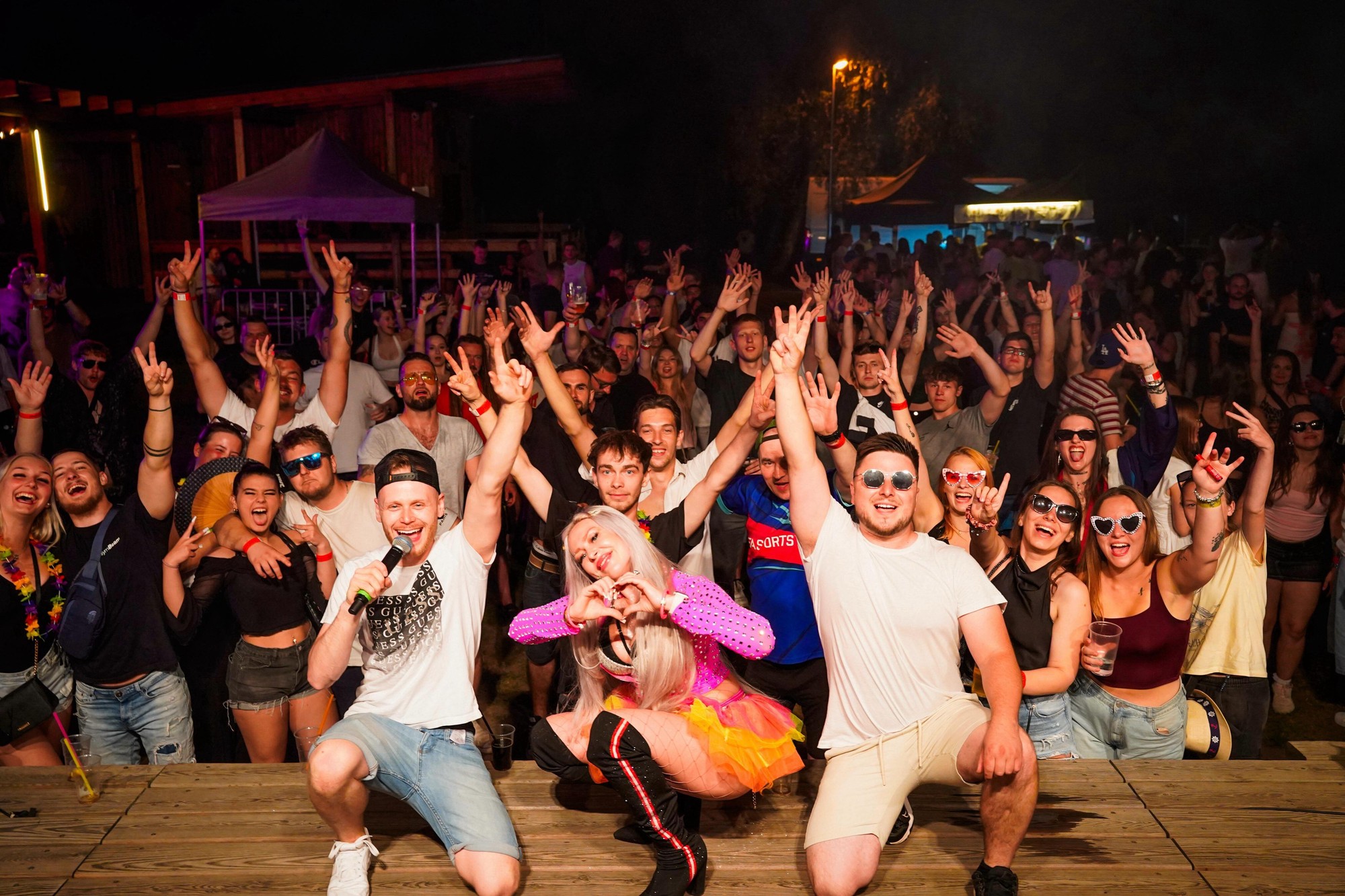 DELA VIBES crowd at a live event